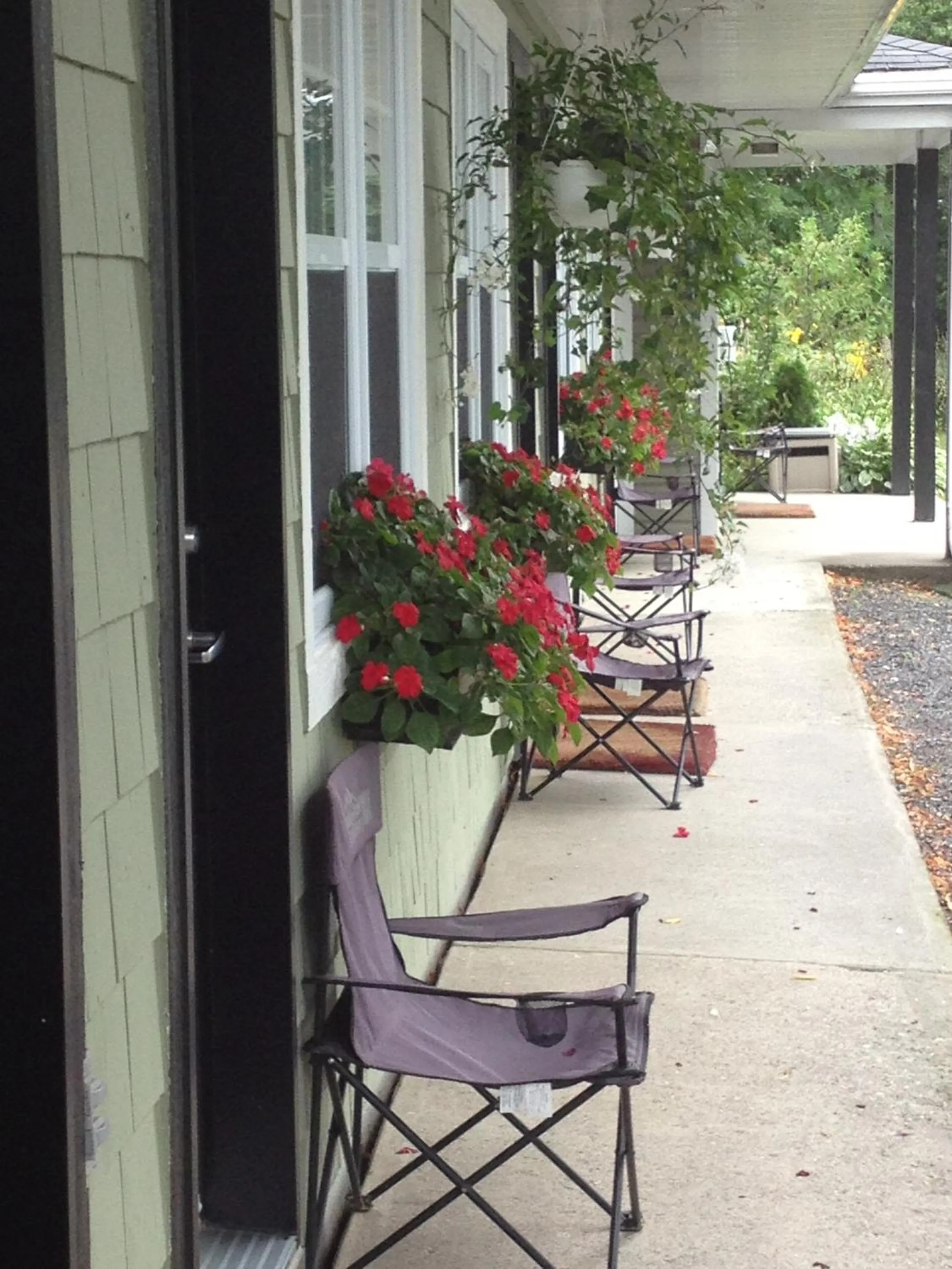 Facade/entrance in Studiotel Bromont