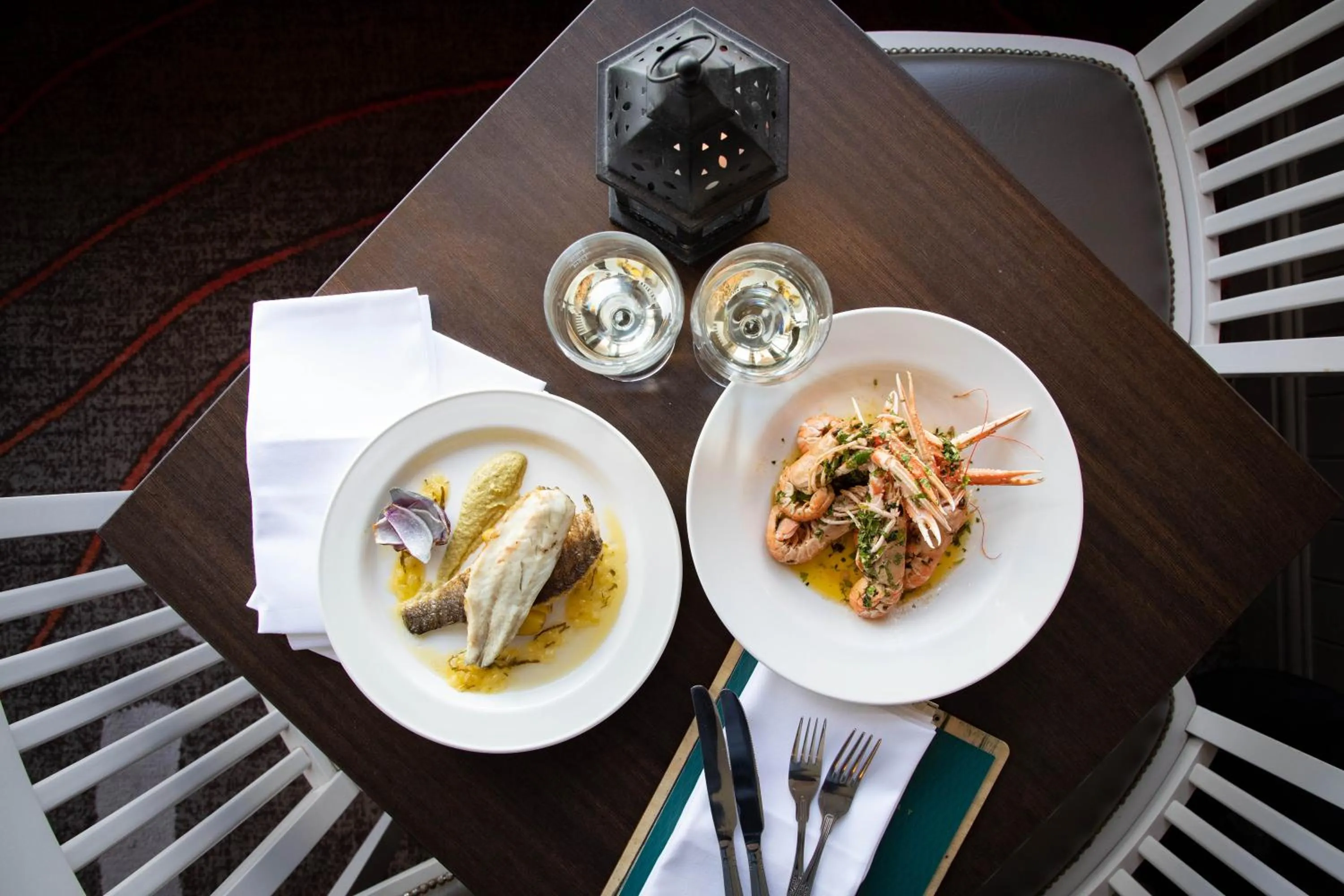 Food and drinks in Ship and Castle Hotel