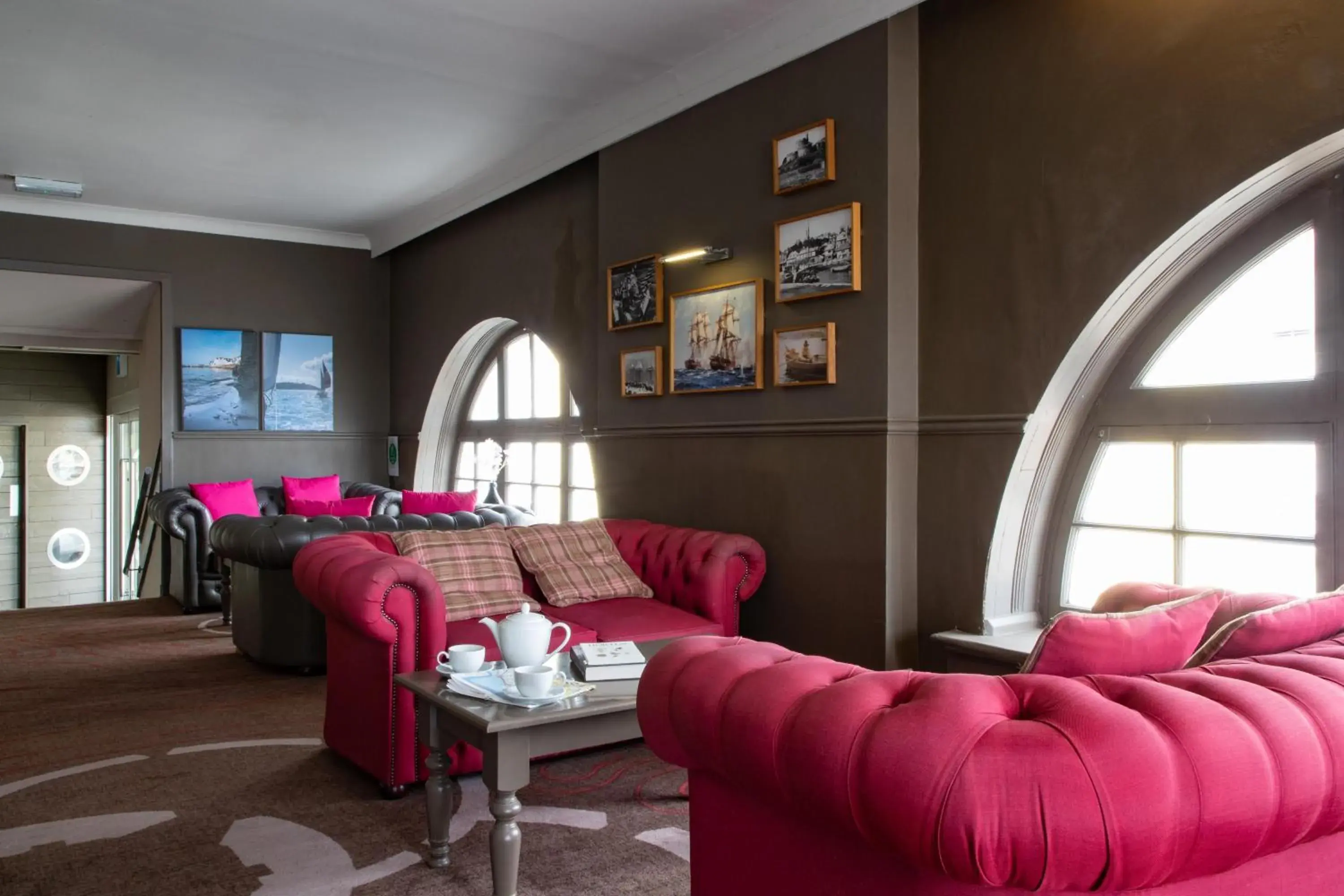 Lounge or bar in Ship and Castle Hotel Lounge or bar in Ship and Castle Hotel