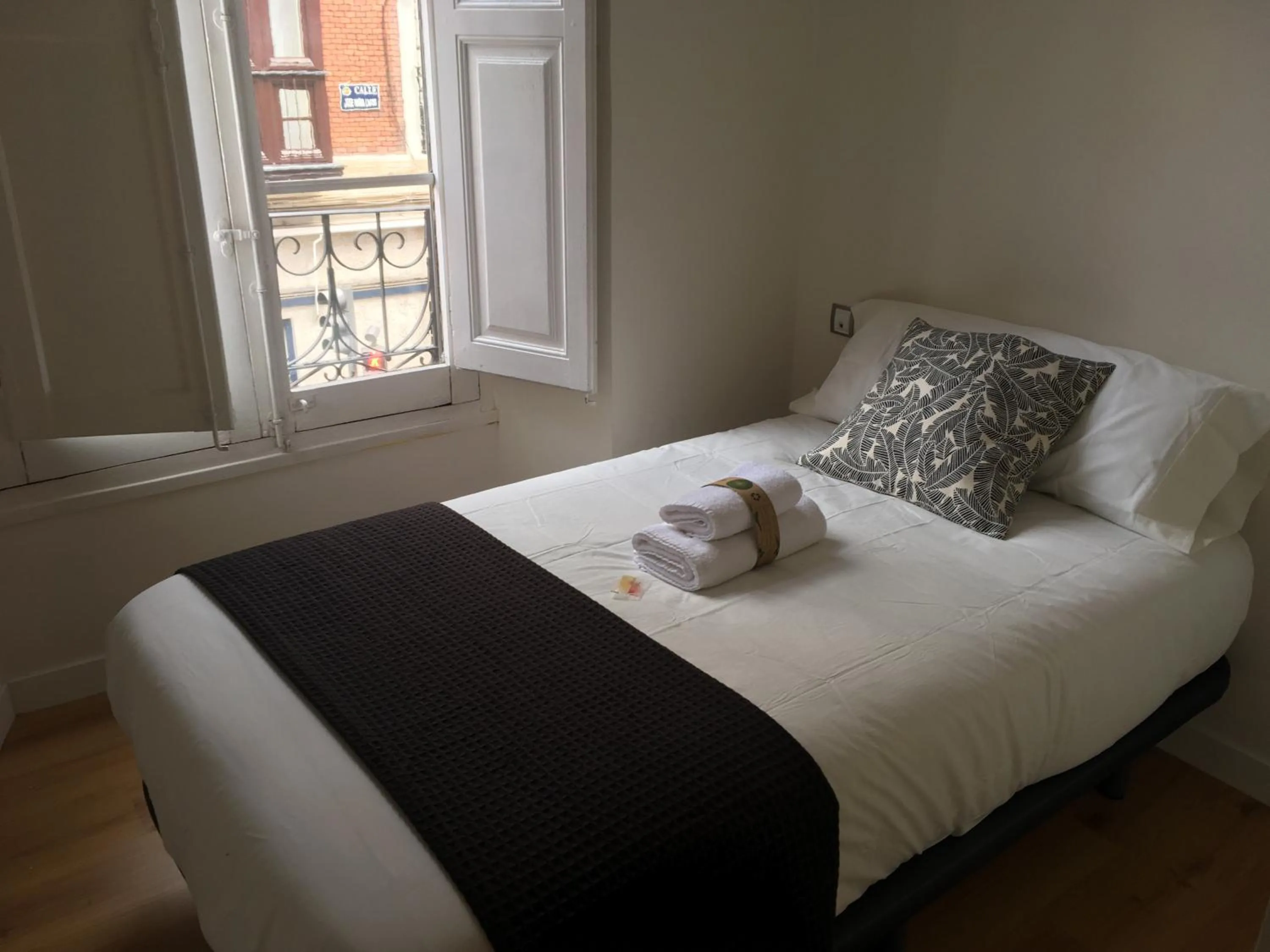 Bed in INSIDEHOME Valladolid Centro -Hab con baño privado en el centro y OPCION DE PARKING-