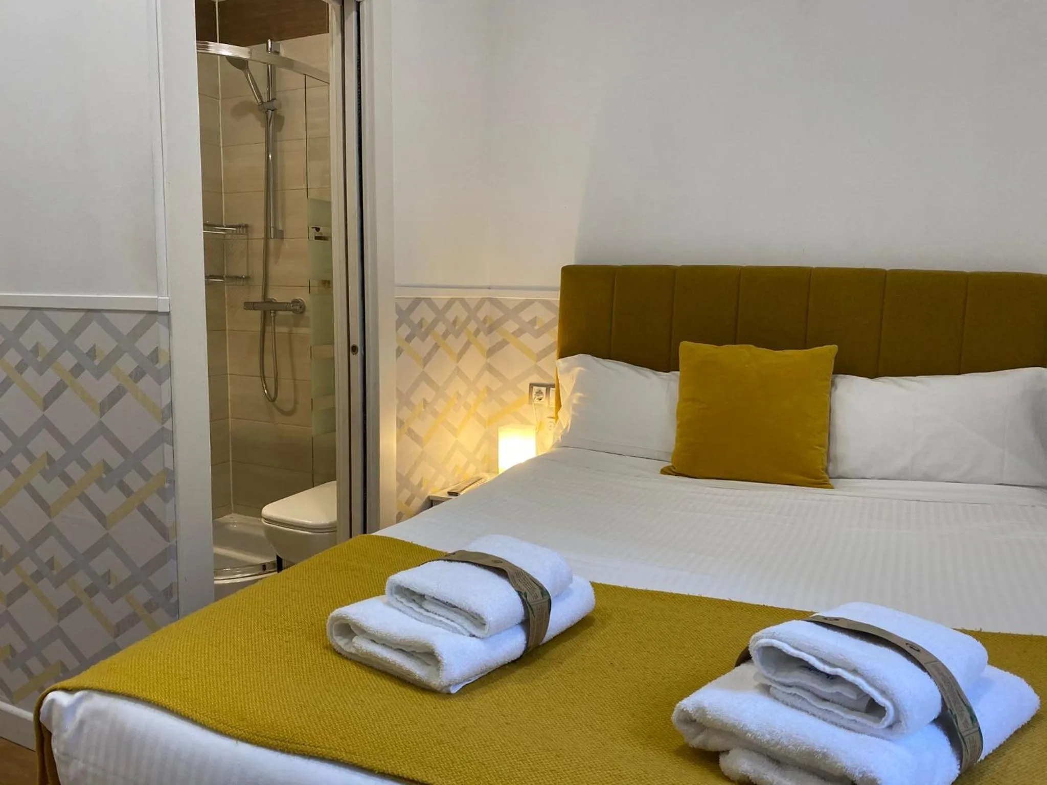 INSIDEHOME Valladolid Centro -Hab con baño privado en el centro y OPCION DE PARKING-