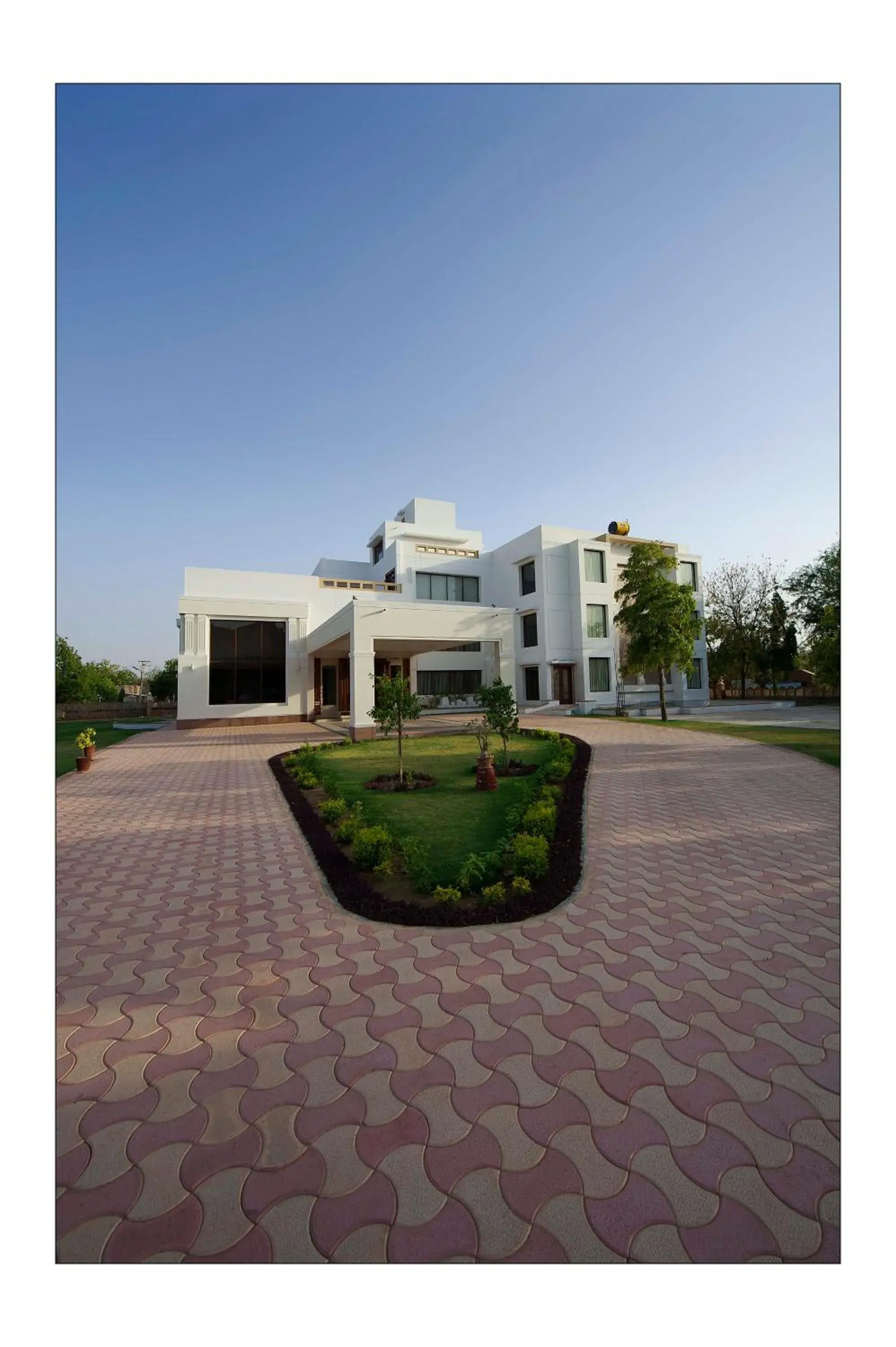 Swimming pool in Lariya Resort Swimming pool in Lariya Resort