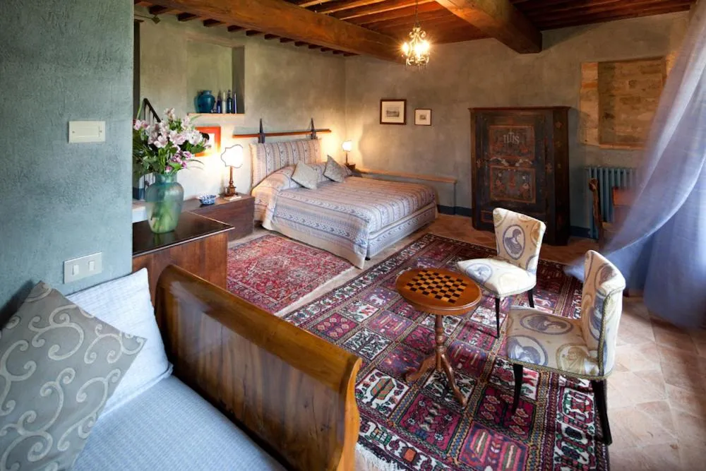 Photo of the whole room in Tenuta Di Canonica