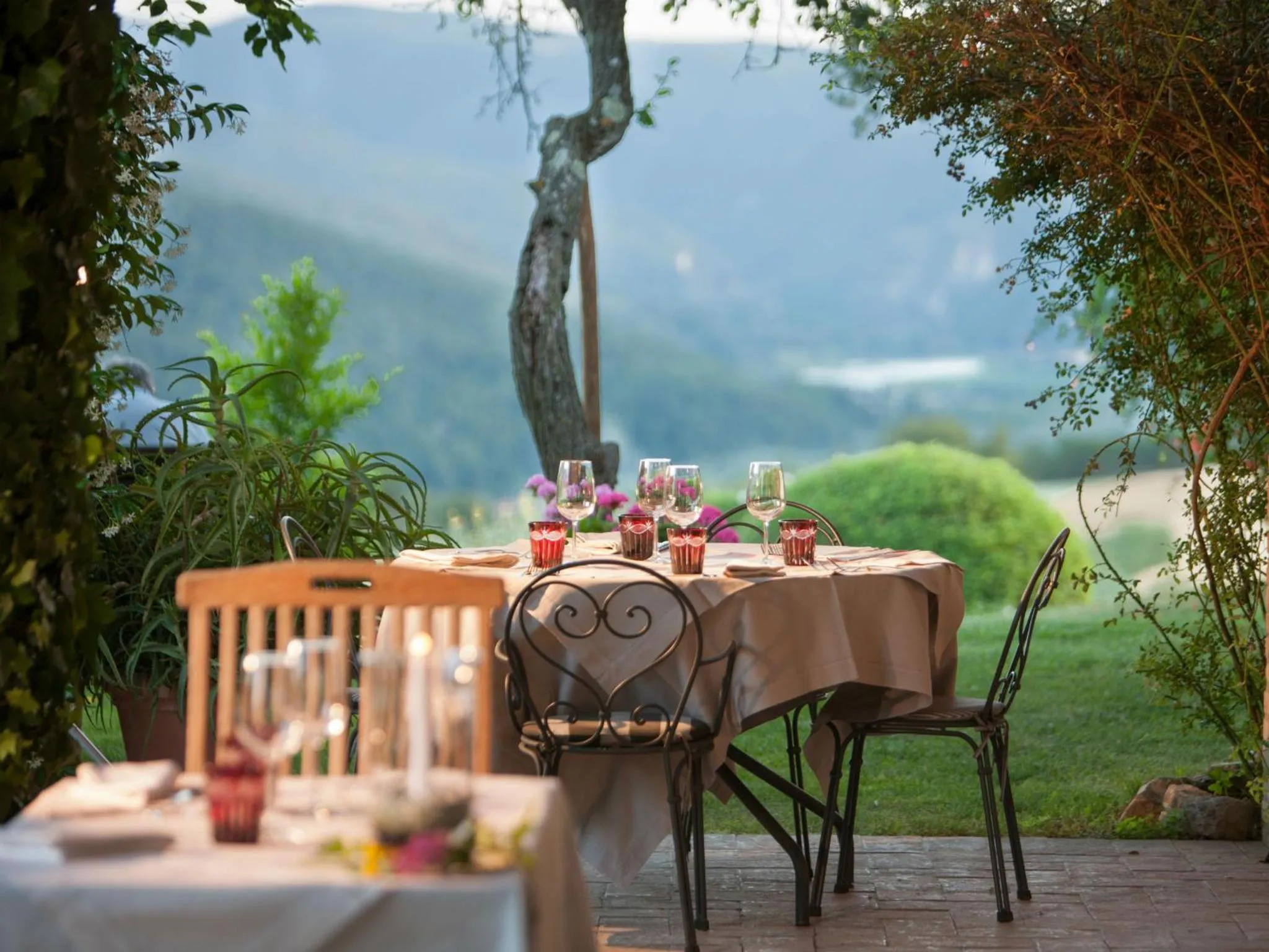 Restaurant/places to eat in Tenuta Di Canonica