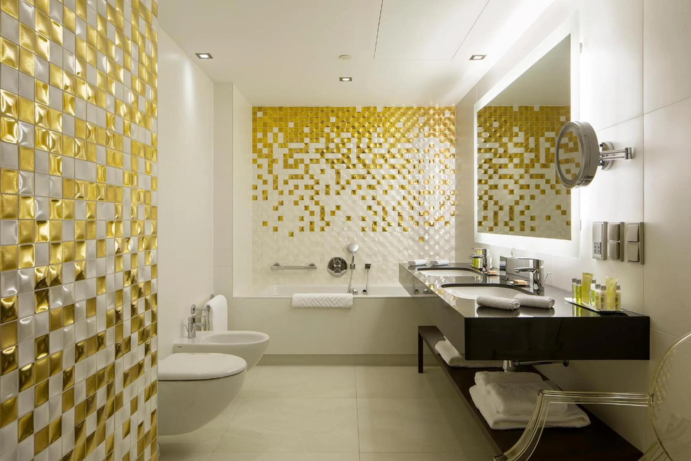 Bathroom in DoubleTree by Hilton Łódź