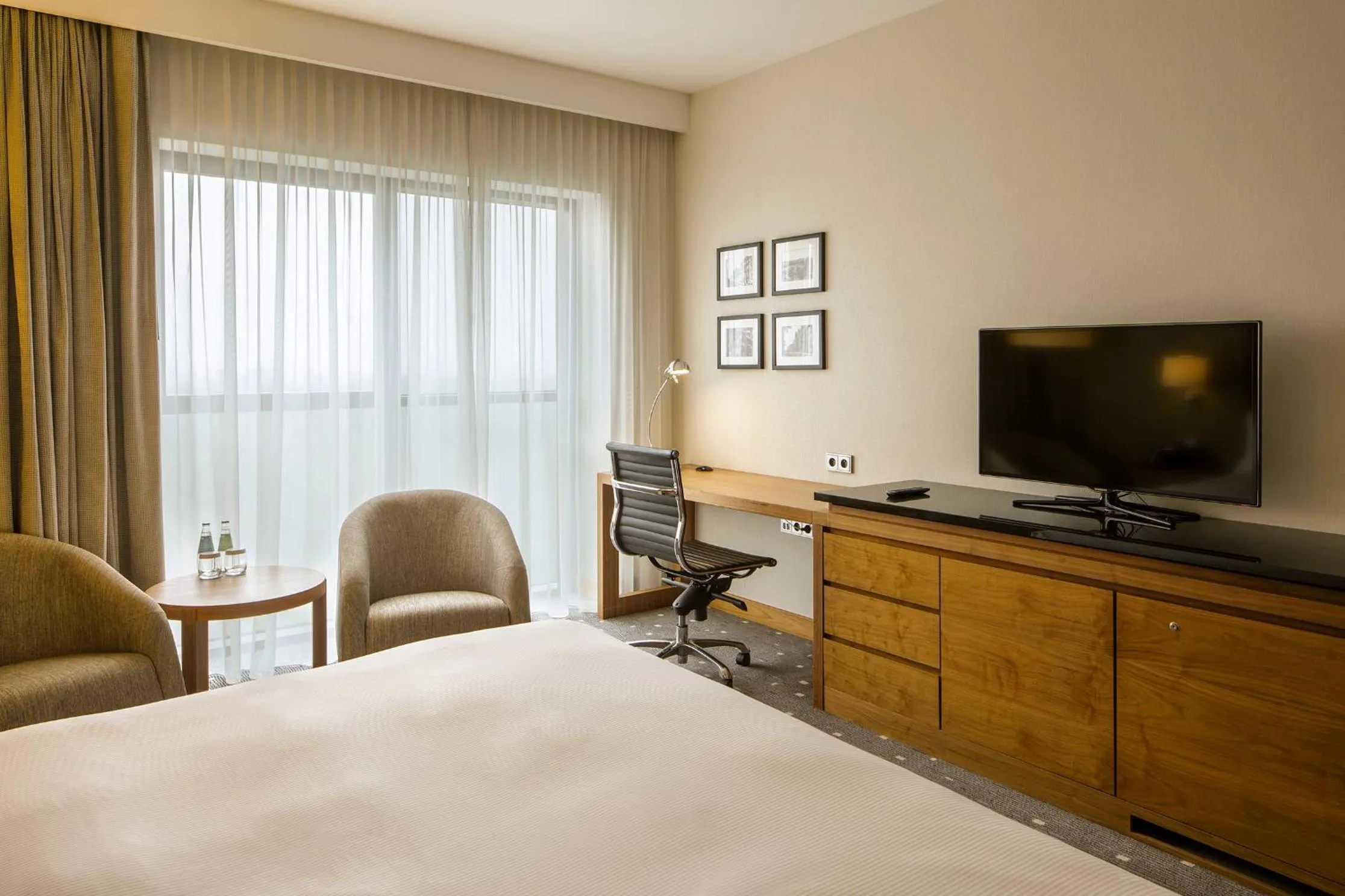 Photo of the whole room, Bed in DoubleTree by Hilton Łódź