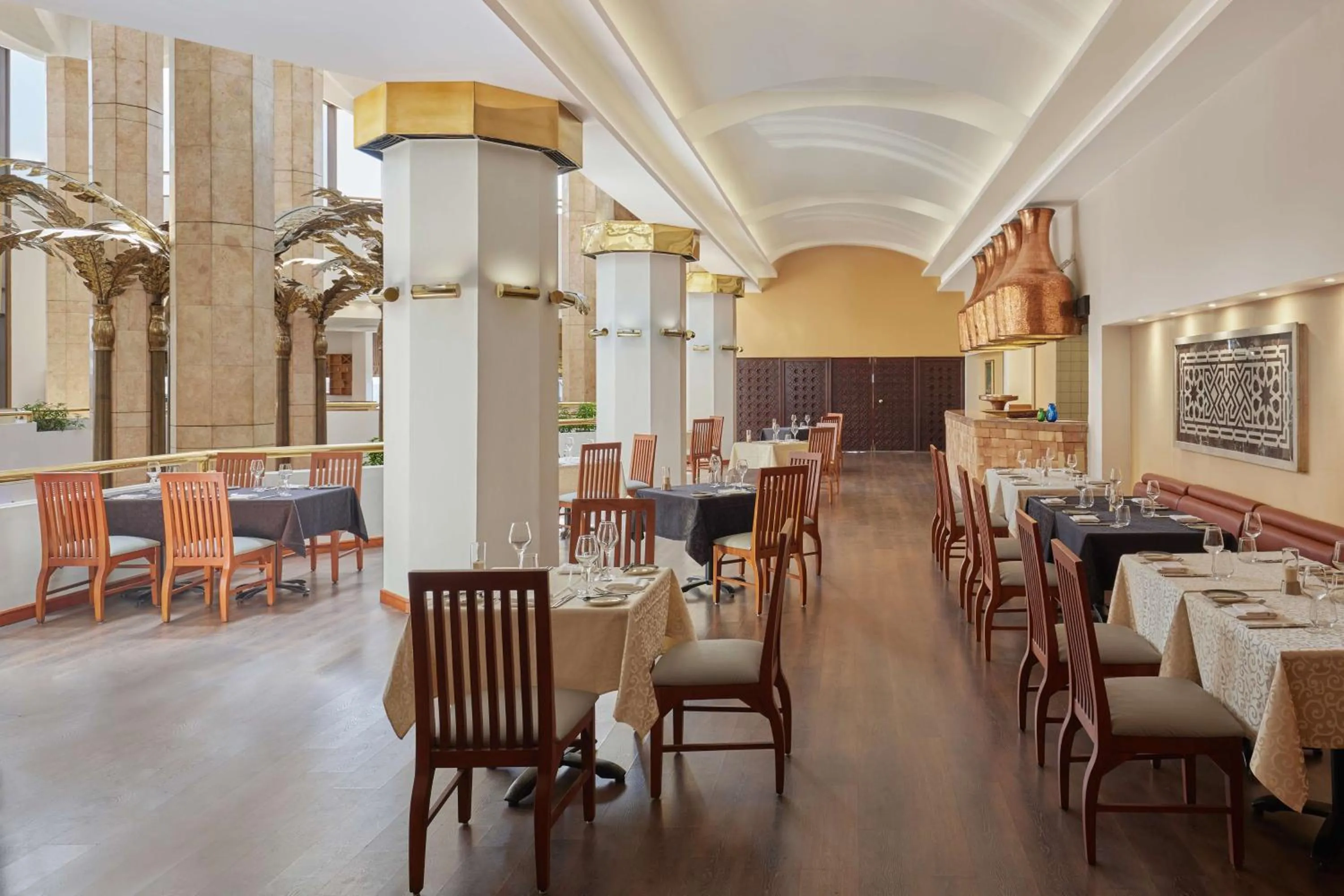 Restaurant/places to eat in Ramses Hilton Hotel & Casino