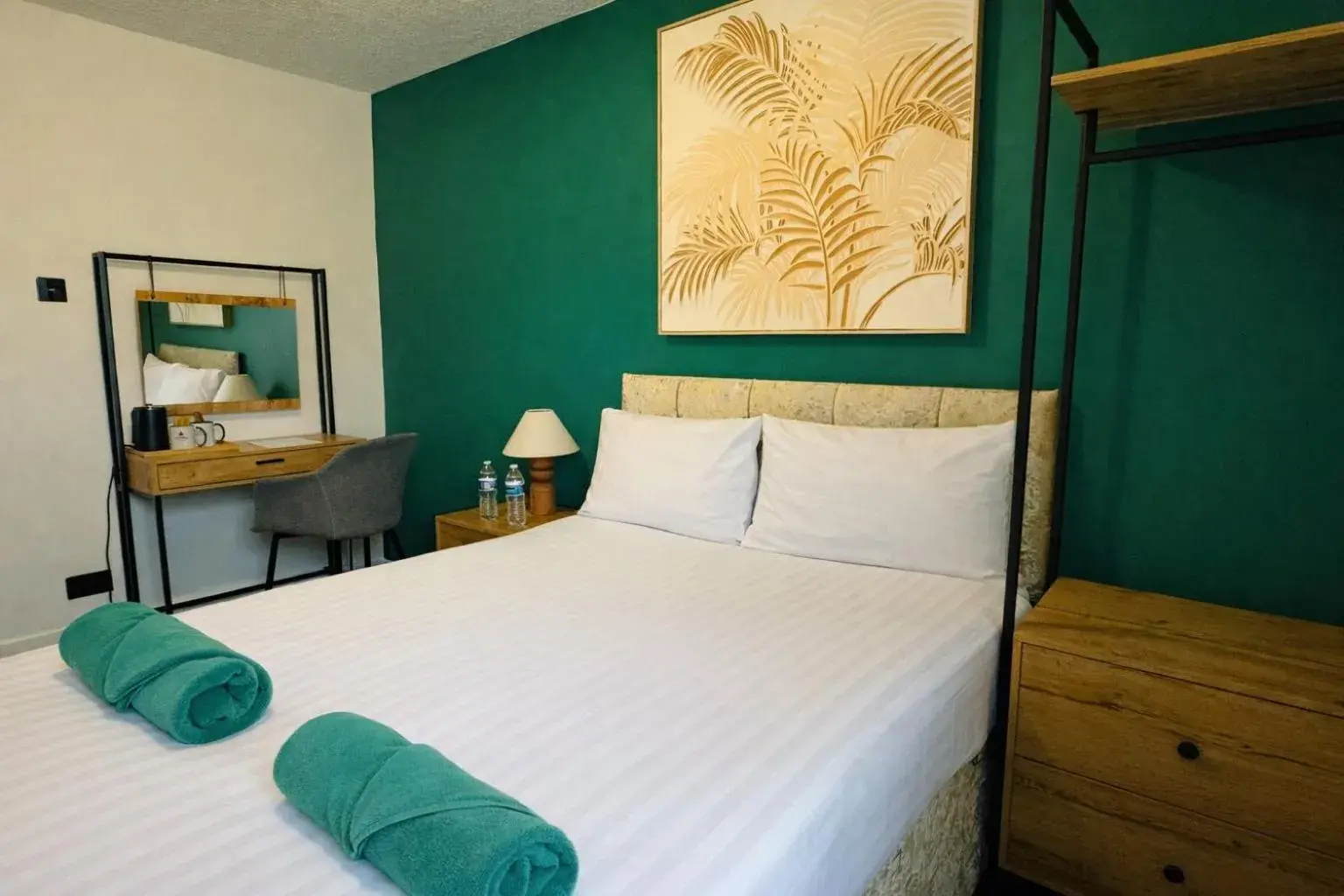 Double Room with Shared Bathroom - single occupancy in Royal Chambers Liverpool Double Room with Shared Bathroom - single occupancy in Royal Chambers Liverpool