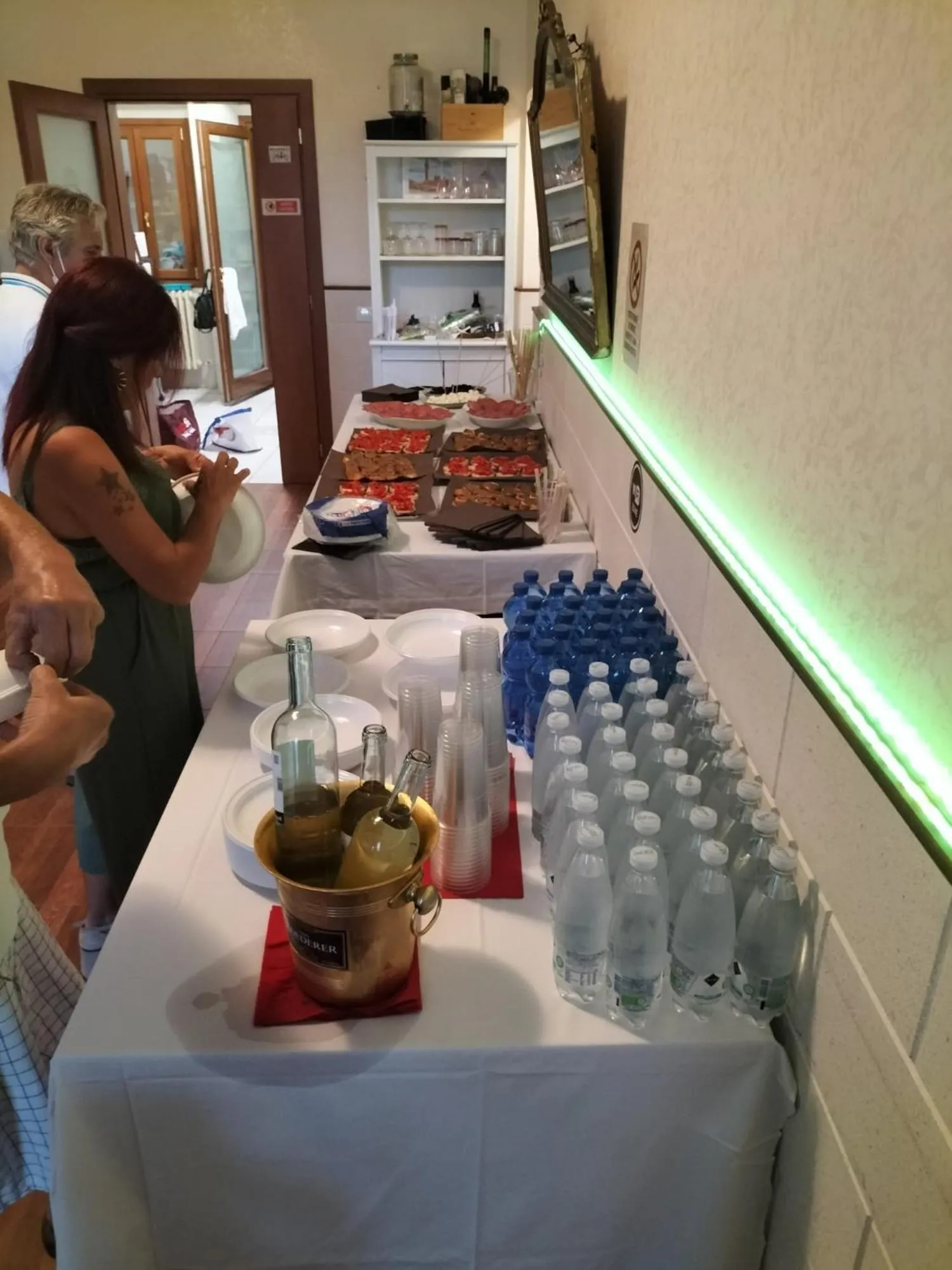 Restaurant/places to eat in Villa Gelsomino Garden