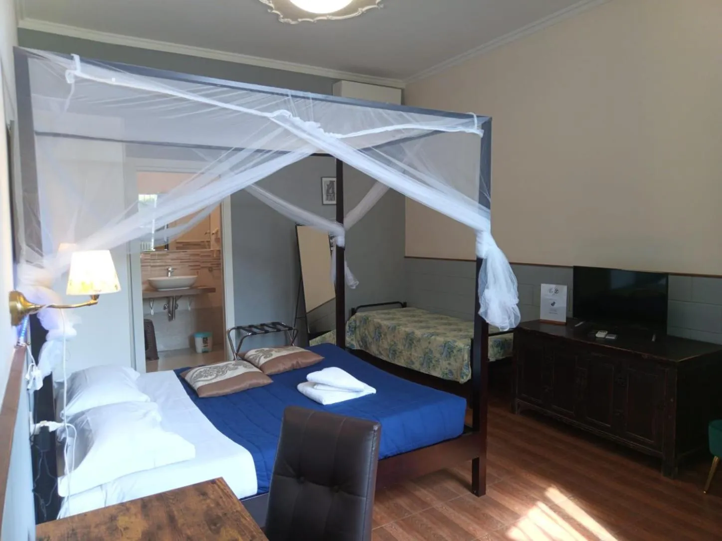 Bedroom, Bed in Villa Gelsomino Garden