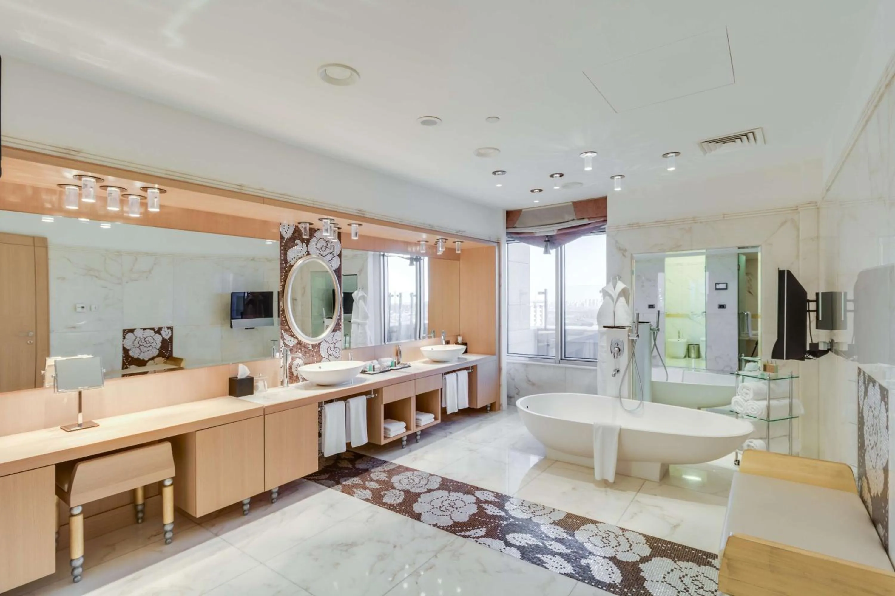 Photo of the whole room in Hyatt Regency Kyiv