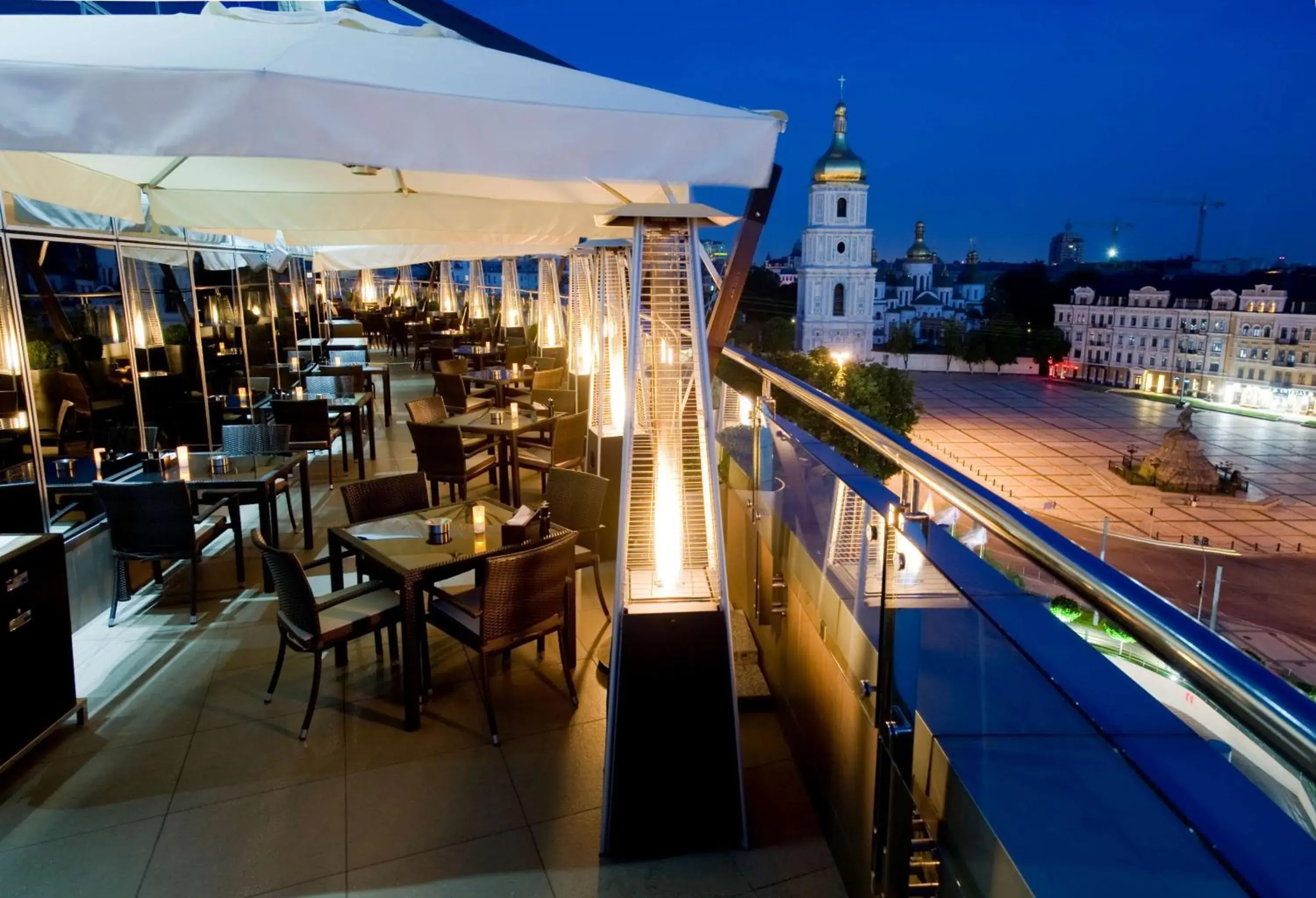 Lounge or bar in Hyatt Regency Kyiv Lounge or bar in Hyatt Regency Kyiv