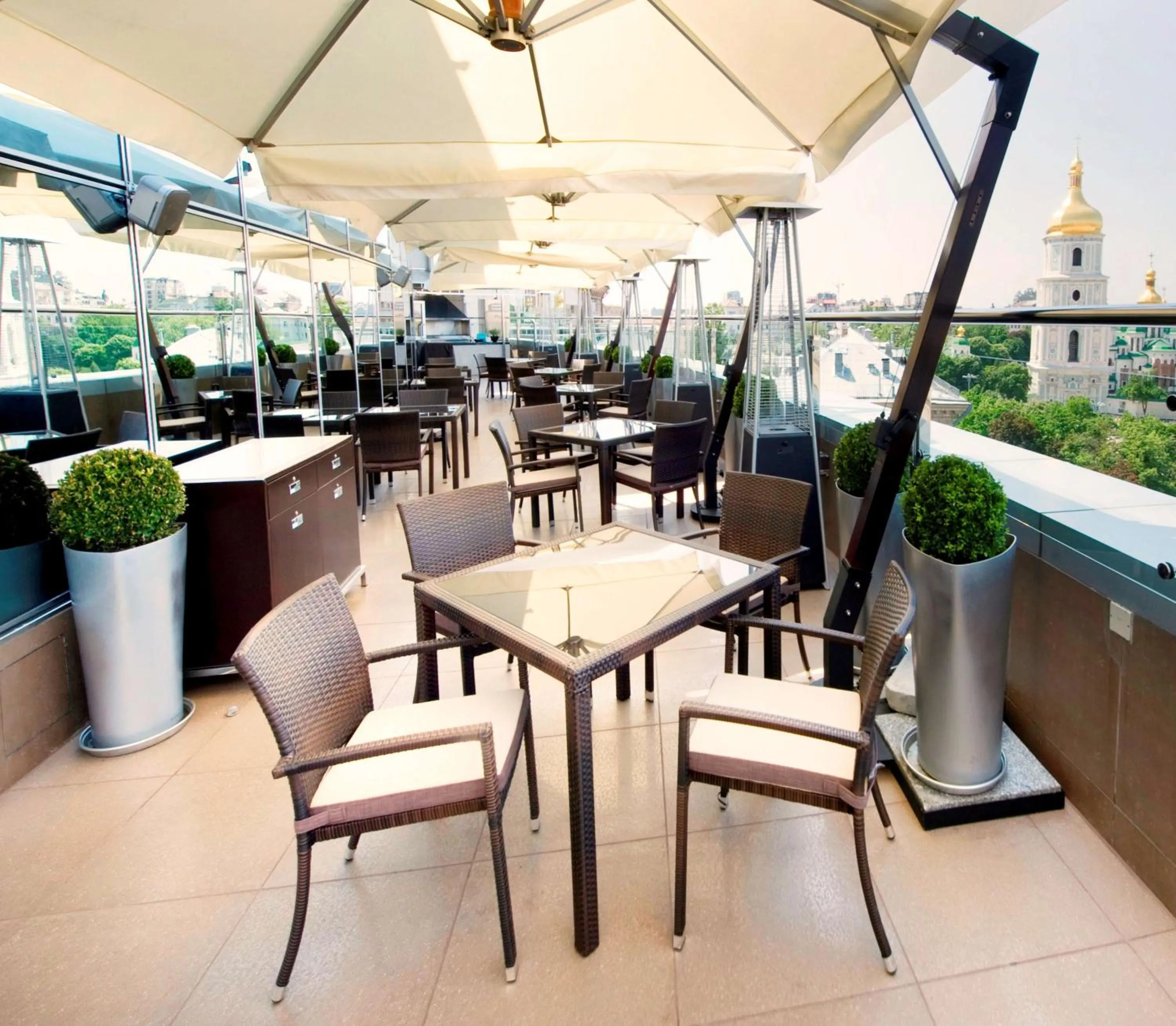 Lounge or bar in Hyatt Regency Kyiv