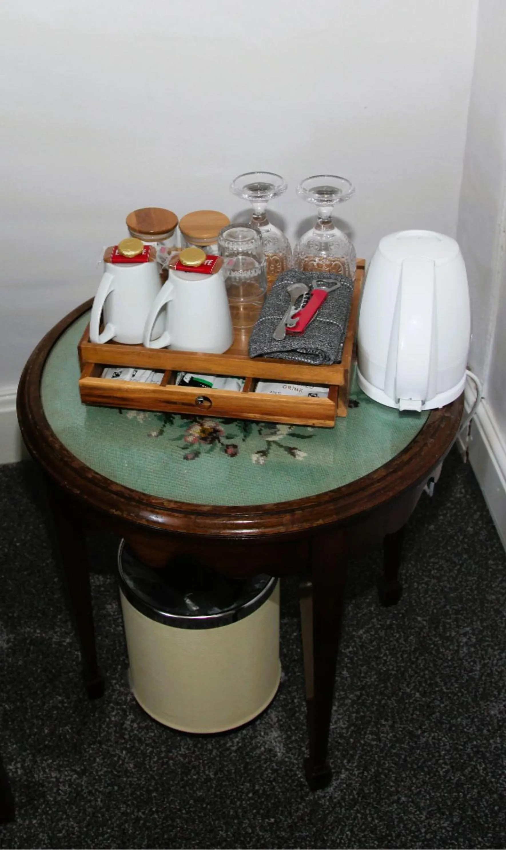 Coffee/tea facilities in Kirkwood Guest House