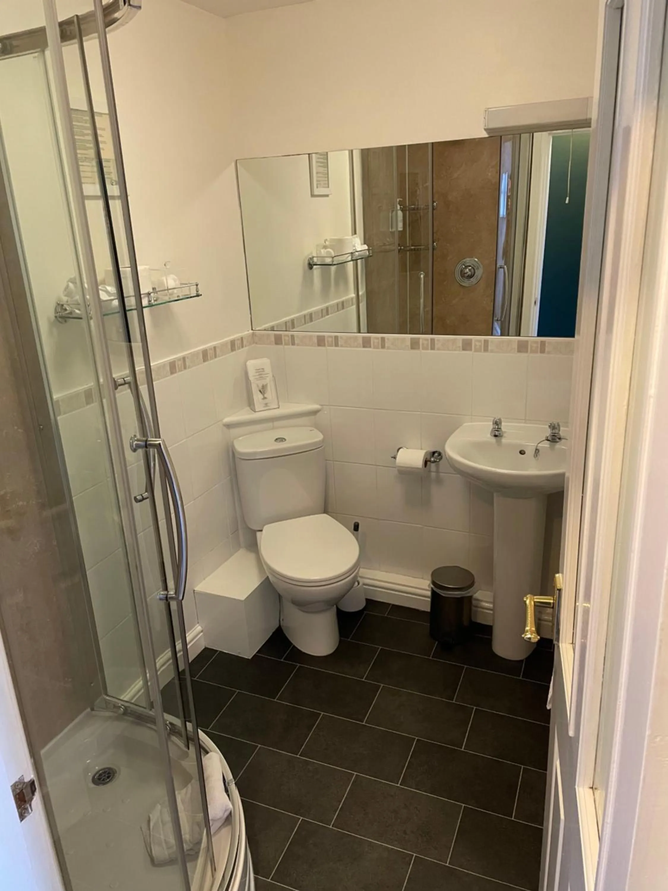 Bathroom in Kirkwood Guest House