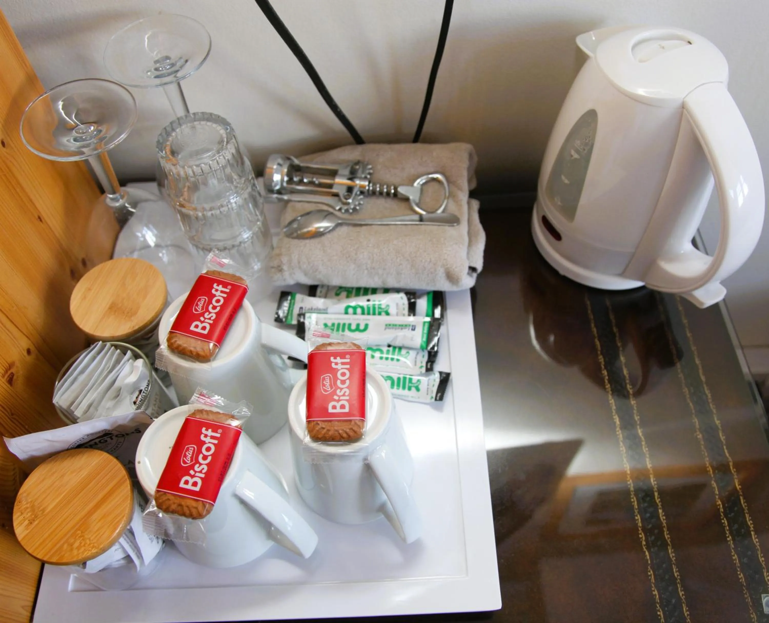 Coffee/tea facilities in Kirkwood Guest House