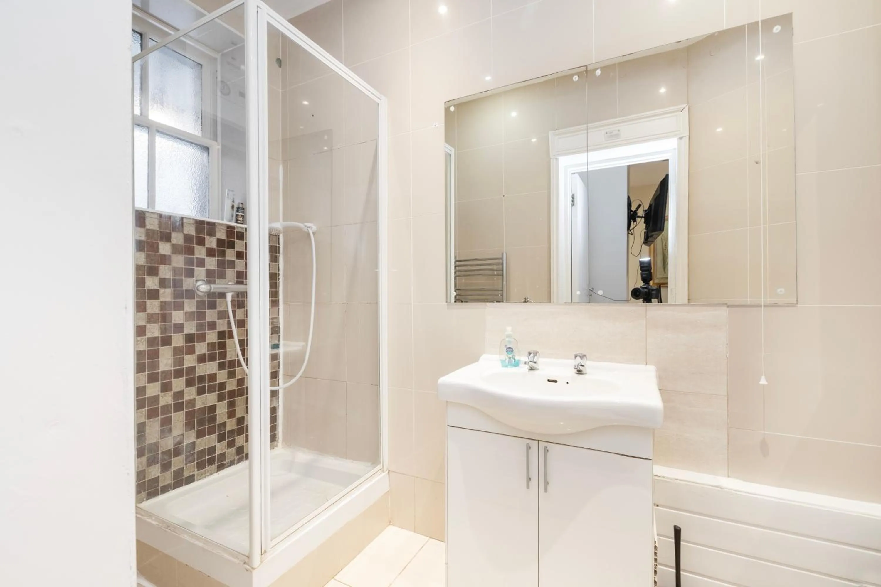 Hyde Park Rooms & Apartments