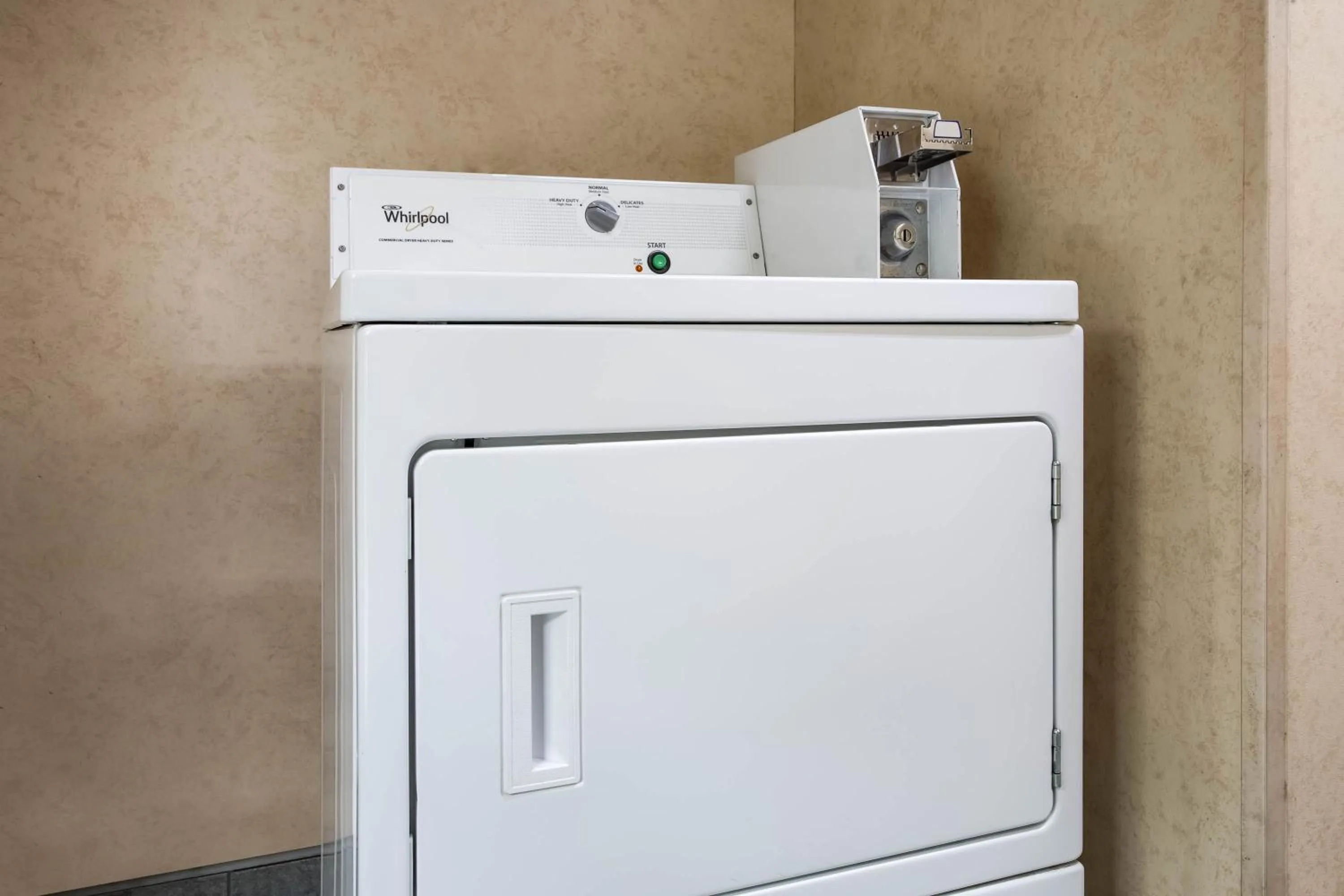 Days Inn by Wyndham Runnemede Philadelphia Area