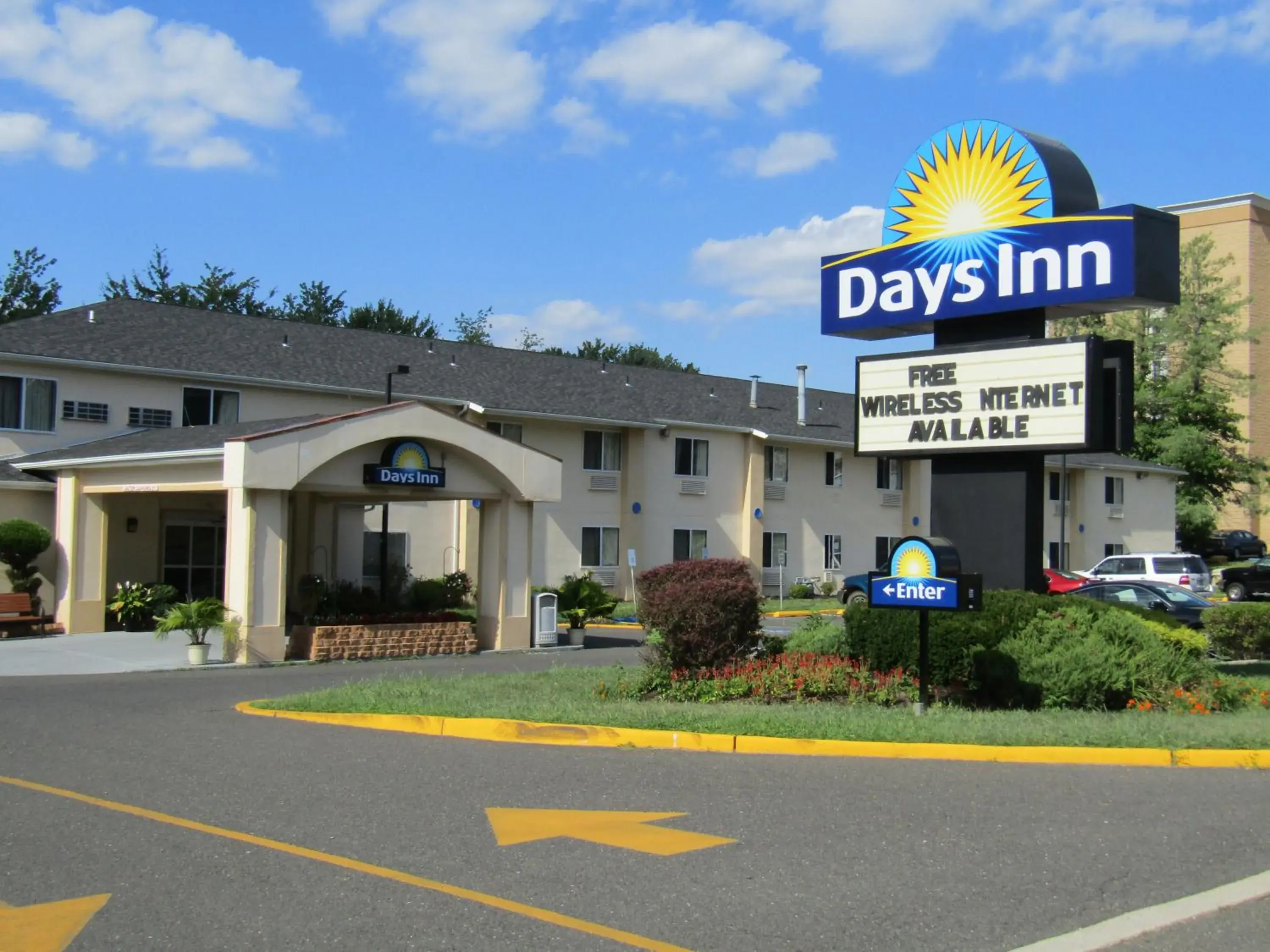 Property building in Days Inn by Wyndham Runnemede Philadelphia Area Property building in Days Inn by Wyndham Runnemede Philadelphia Area