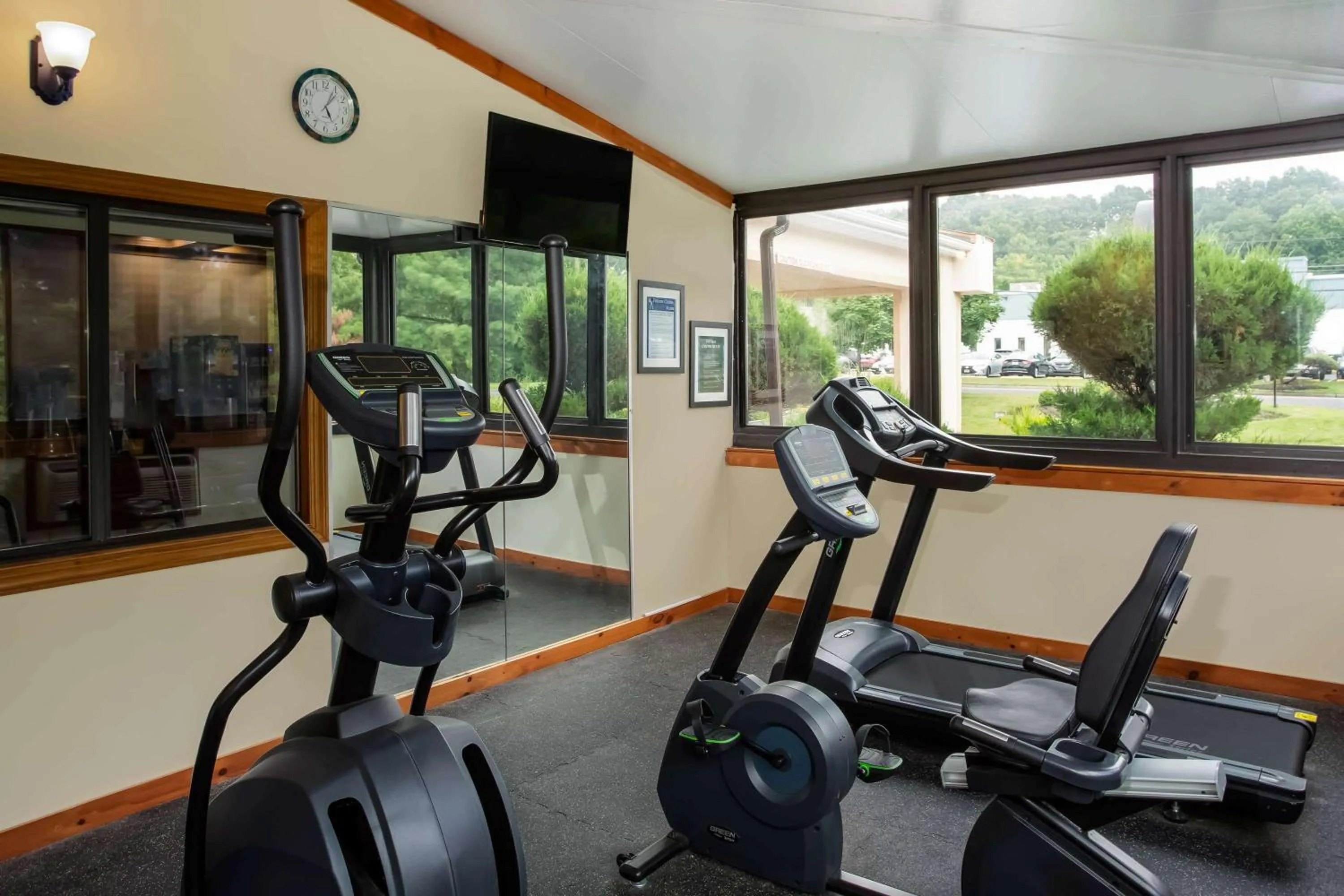 Fitness centre/facilities in Days Inn by Wyndham Runnemede Philadelphia Area