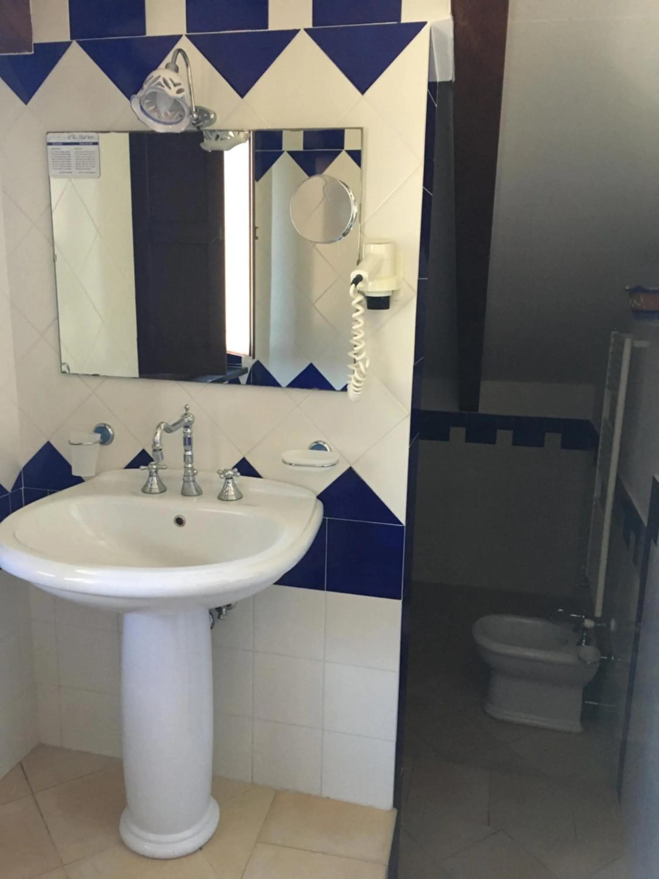 Bathroom in L'Eco dell'800