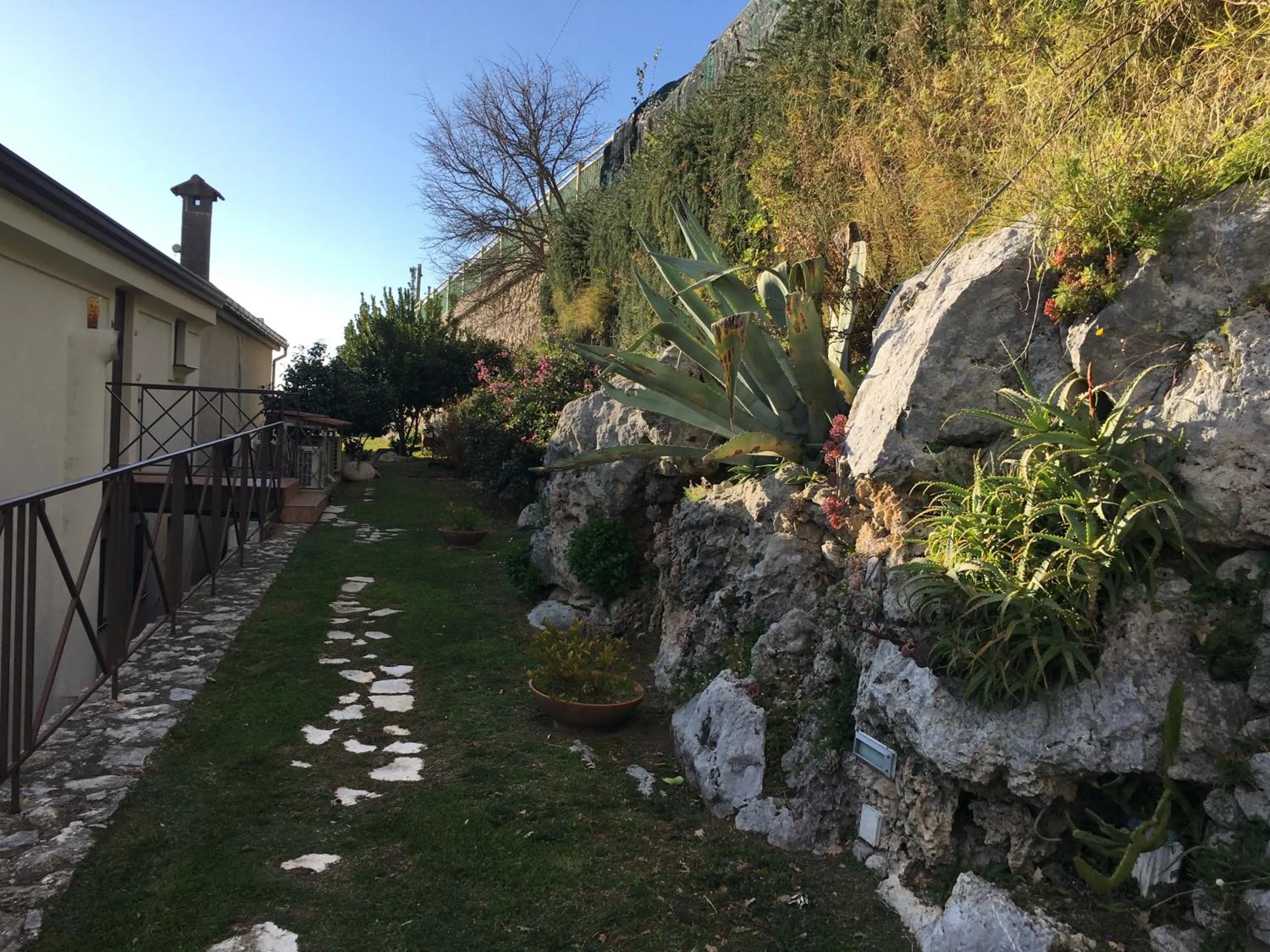 Garden view in L'Eco dell'800