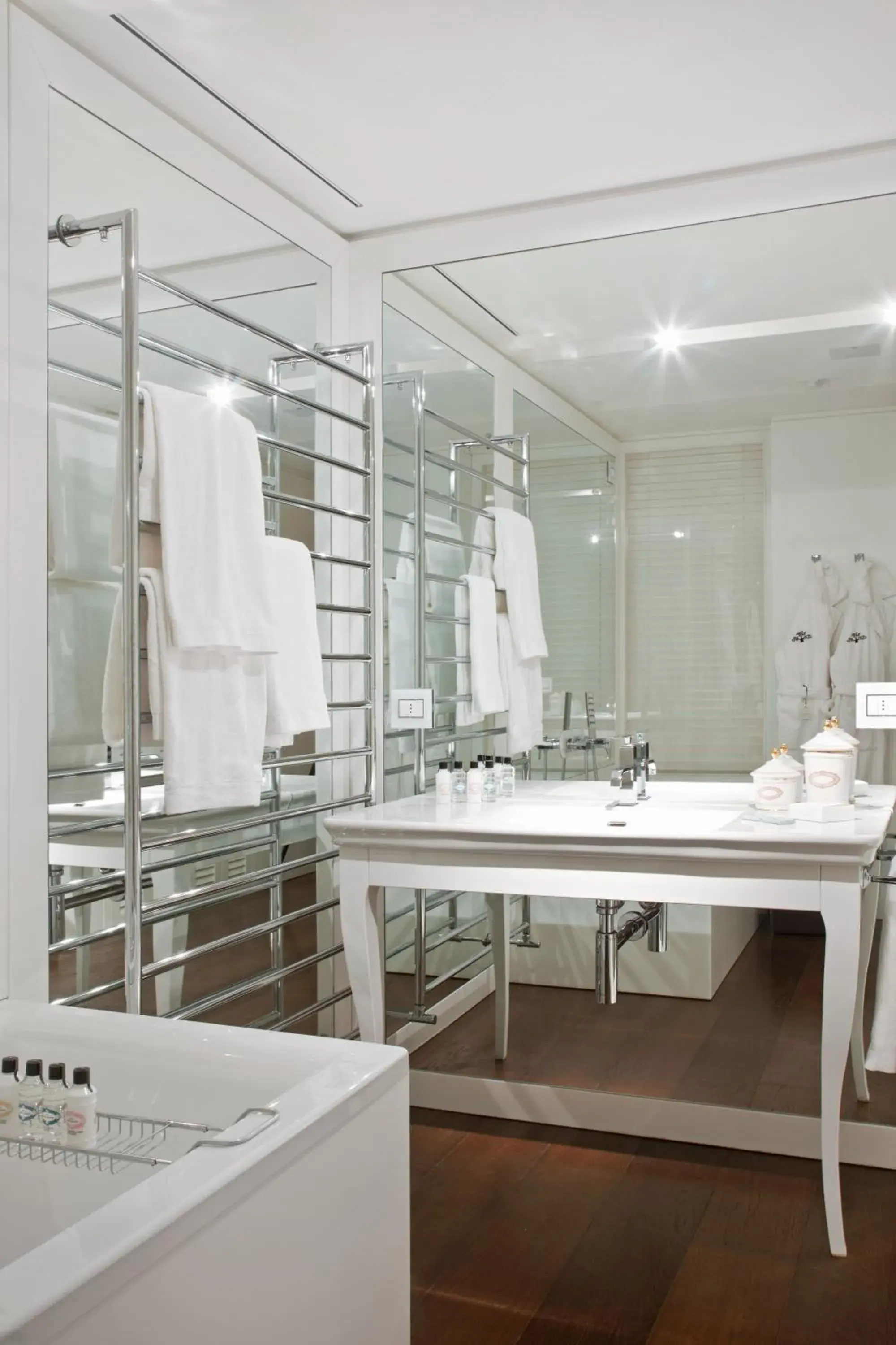 Family Suite in Magna Pars l'Hotel à Parfum, Small Luxury Hotels of the World Family Suite in Magna Pars l'Hotel à Parfum, Small Luxury Hotels of the World