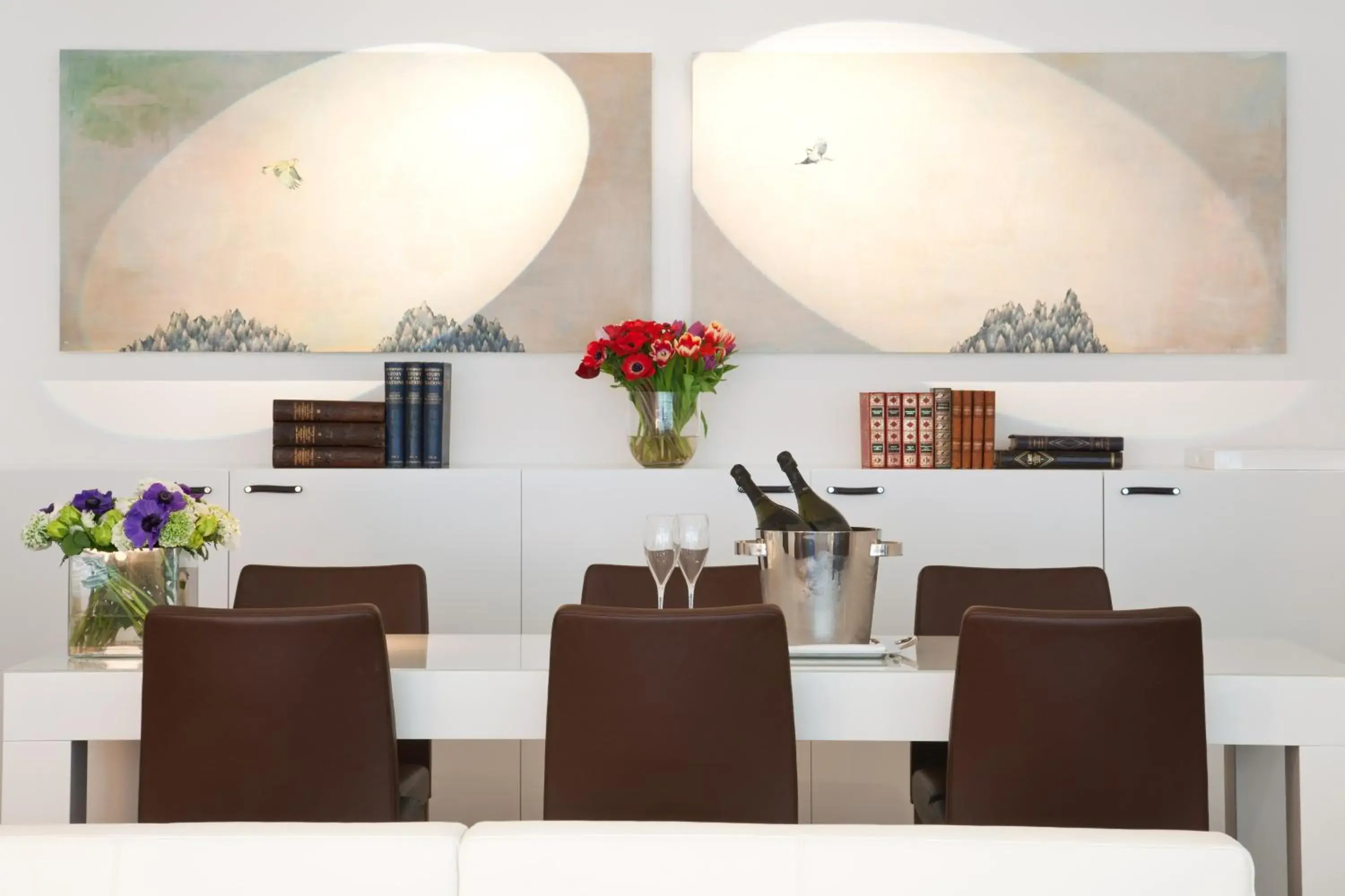 Restaurant/places to eat in Magna Pars l'Hotel à Parfum Restaurant/places to eat in Magna Pars l'Hotel à Parfum