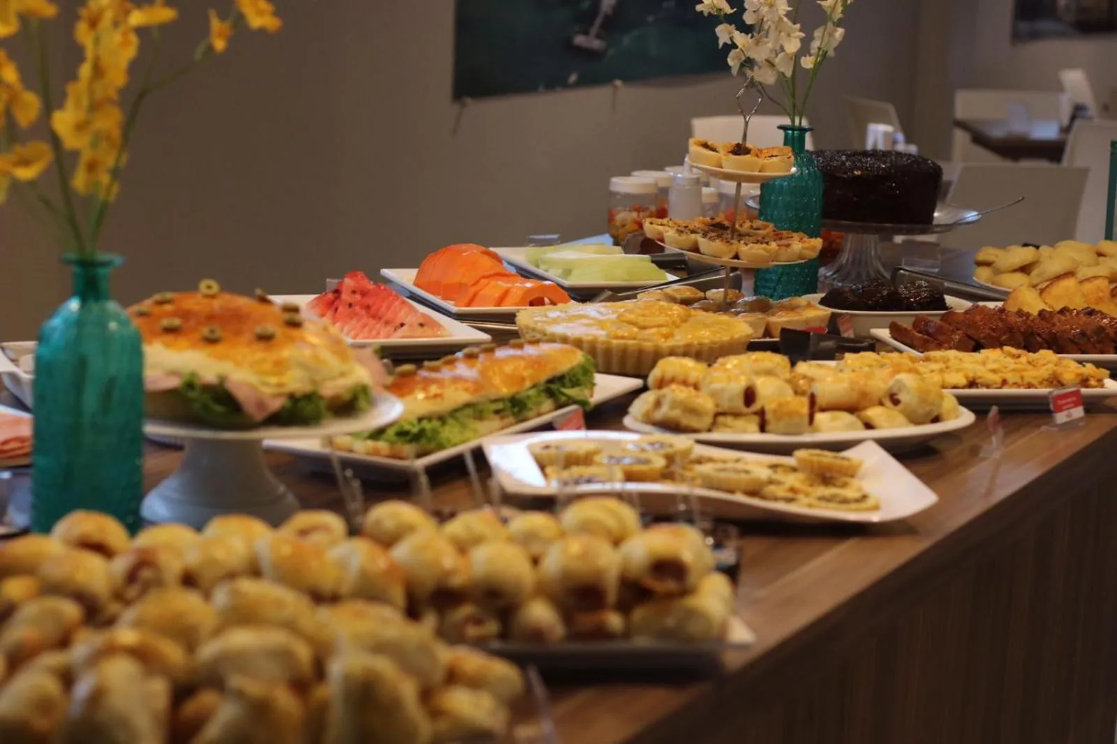 Buffet breakfast in Onix Hotel Aeroporto