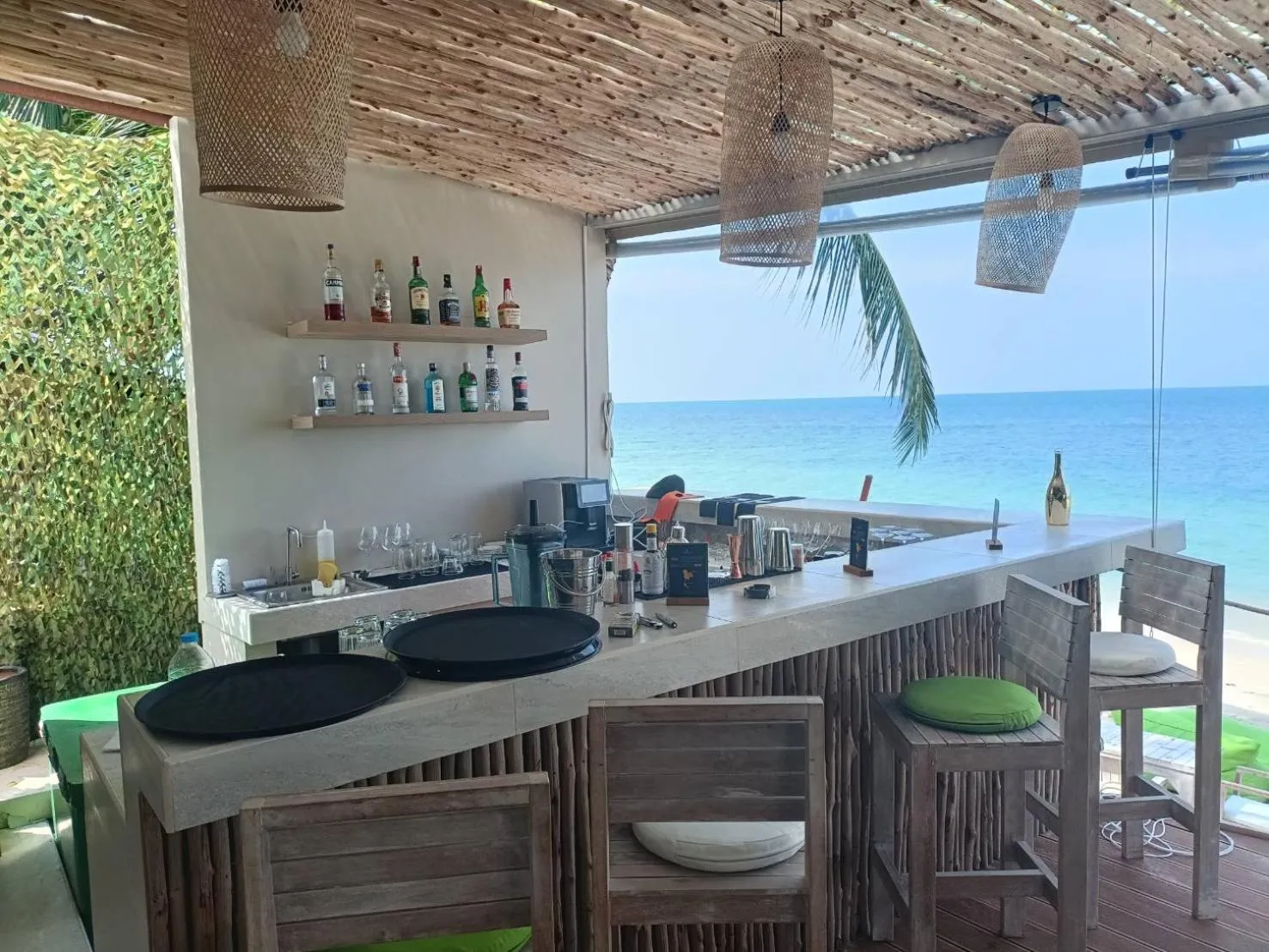 Restaurant/places to eat in March Samui Resort