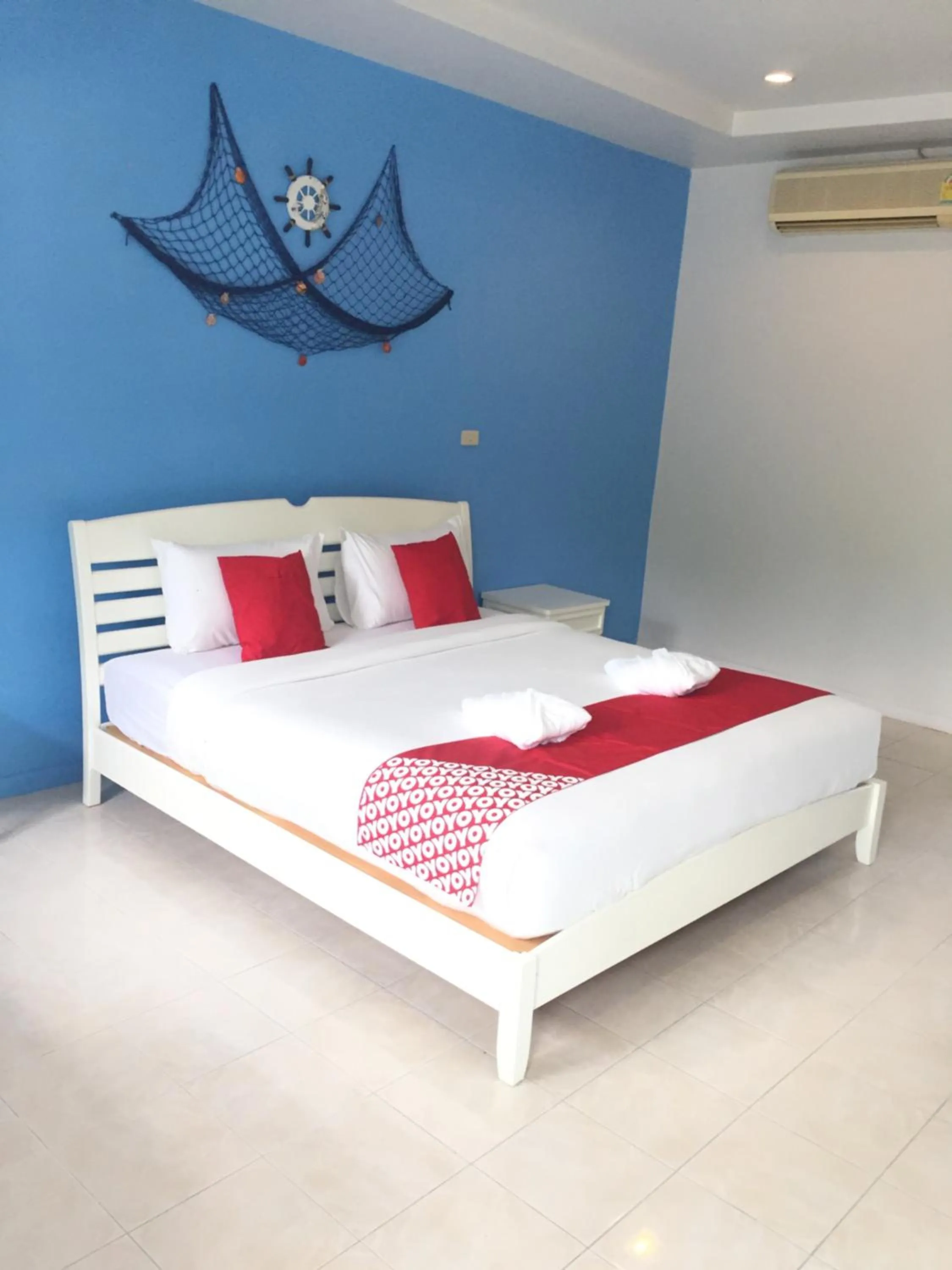 Photo of the whole room, Bed in March Samui Resort