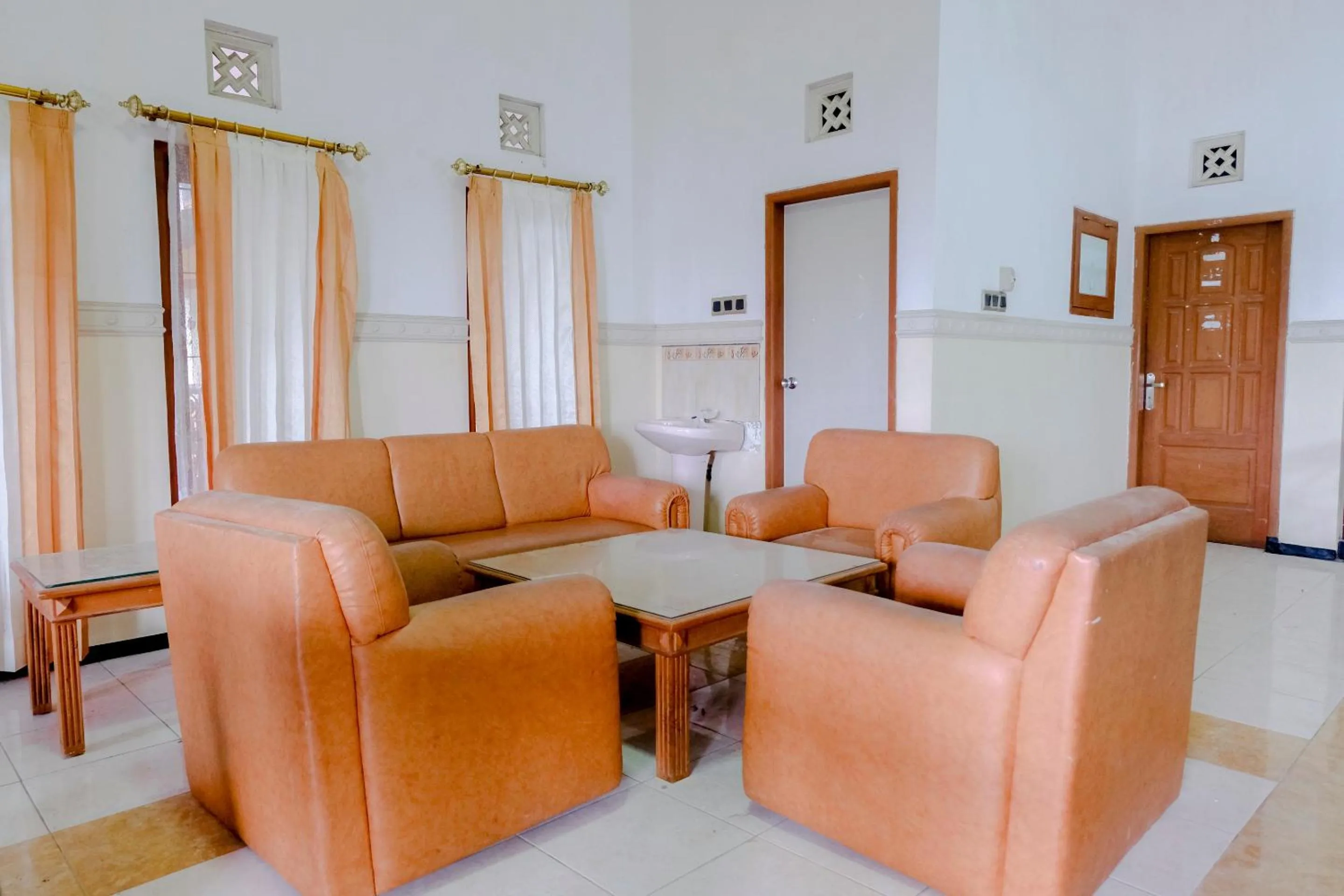 Lobby or reception in OYO Life 538 Villa Handayani Syariah