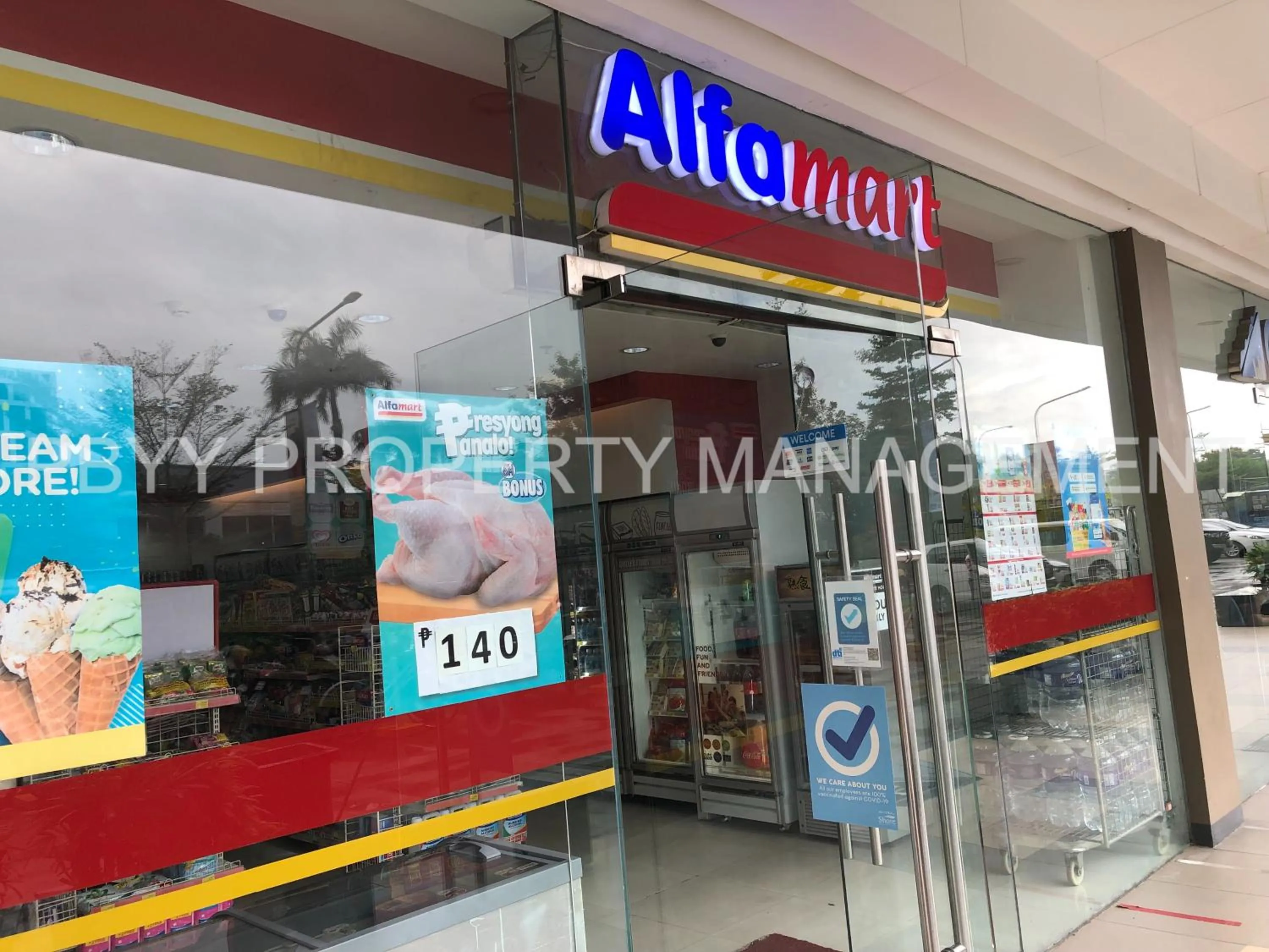 Supermarket/grocery shop in Shore Residences, Mall Of Asia Complex Stayction by PBYY