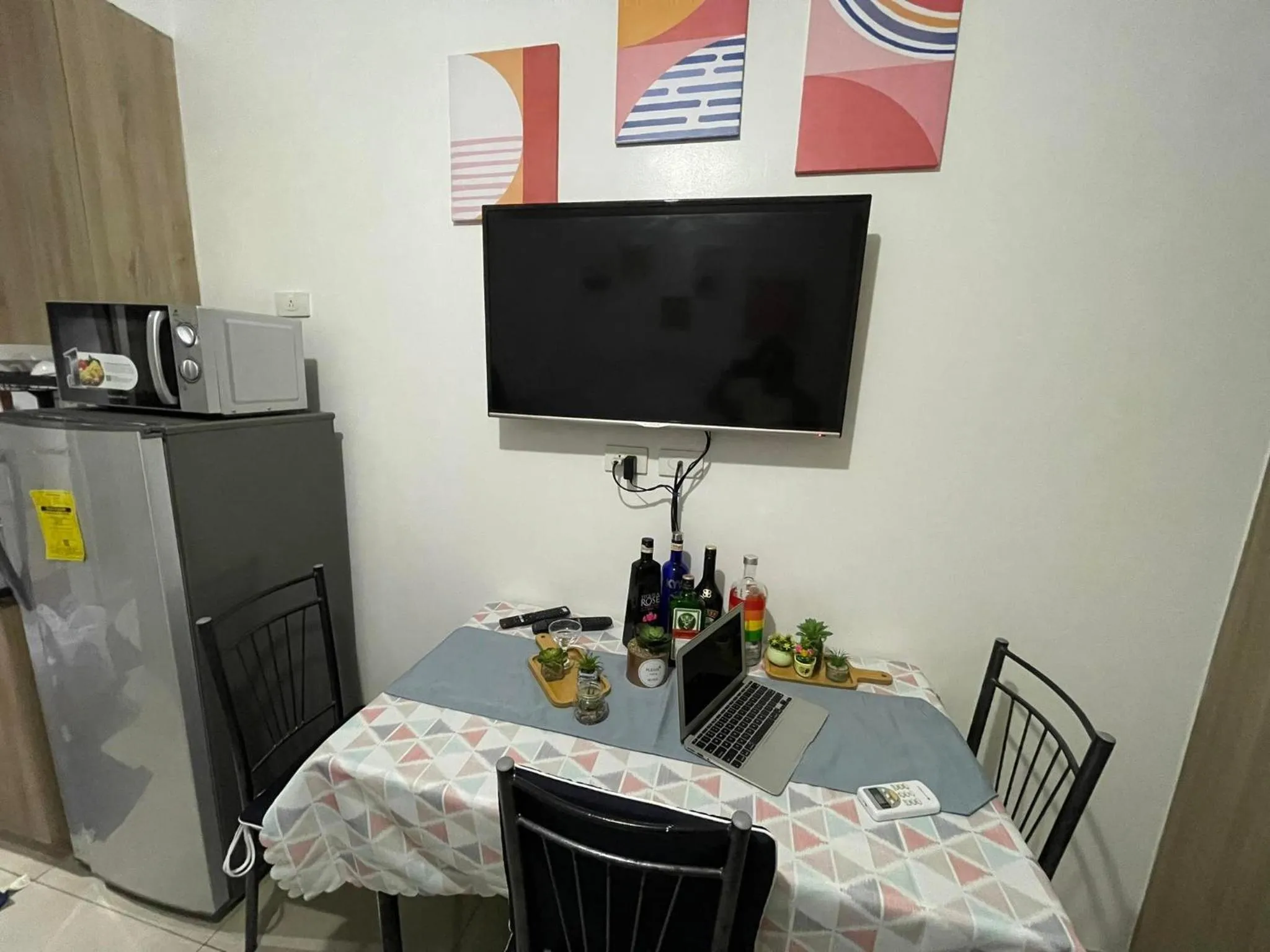 TV and multimedia in Shore Residences, Mall Of Asia Complex Stayction by PBYY