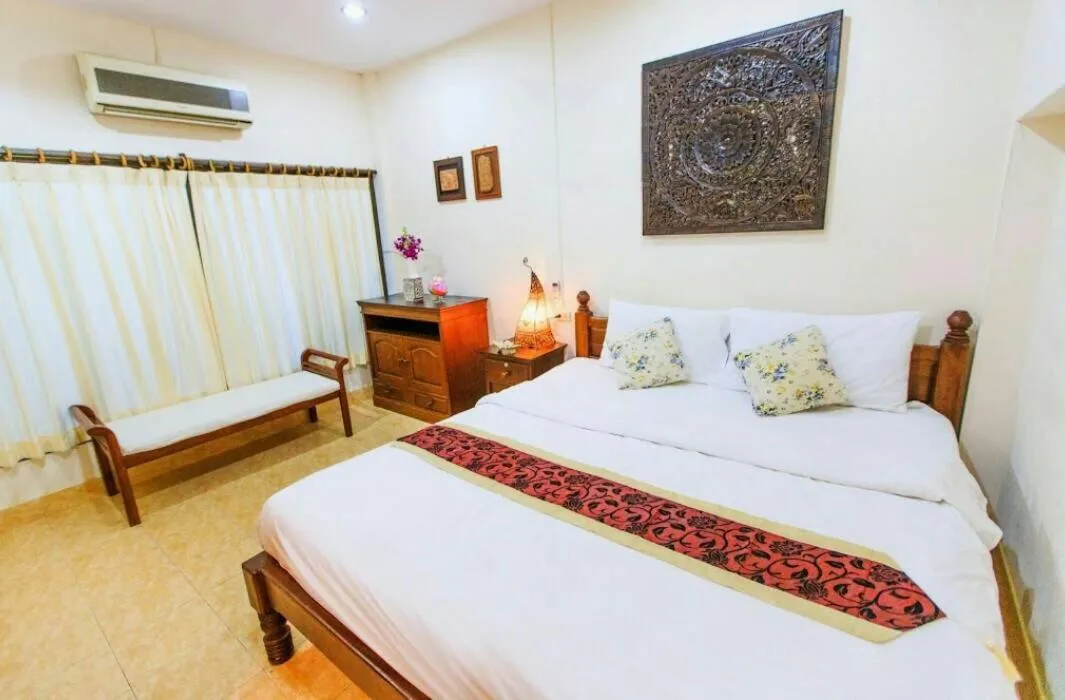 Bed in Meewaya Hotel