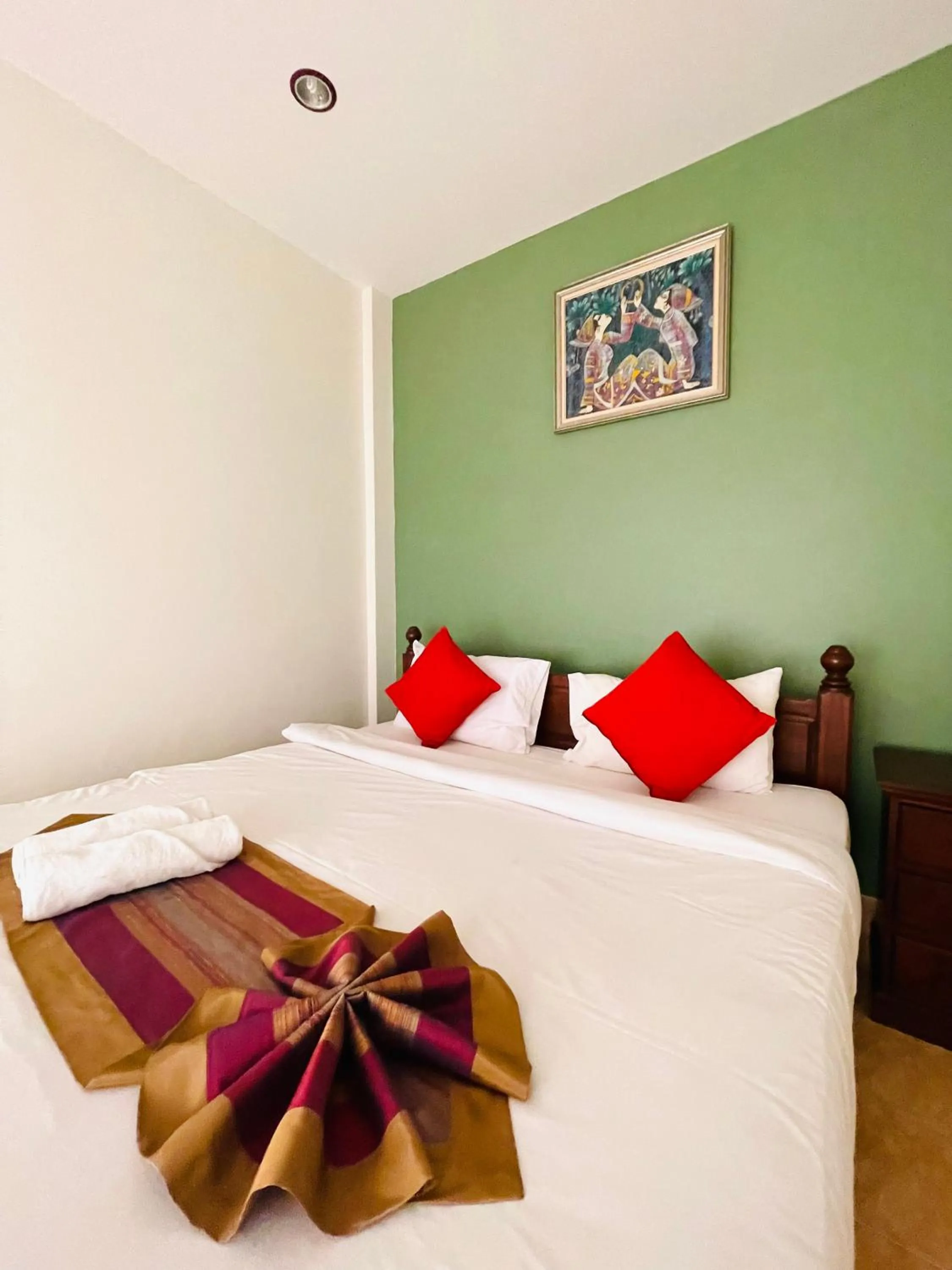 Bed in Meewaya Hotel