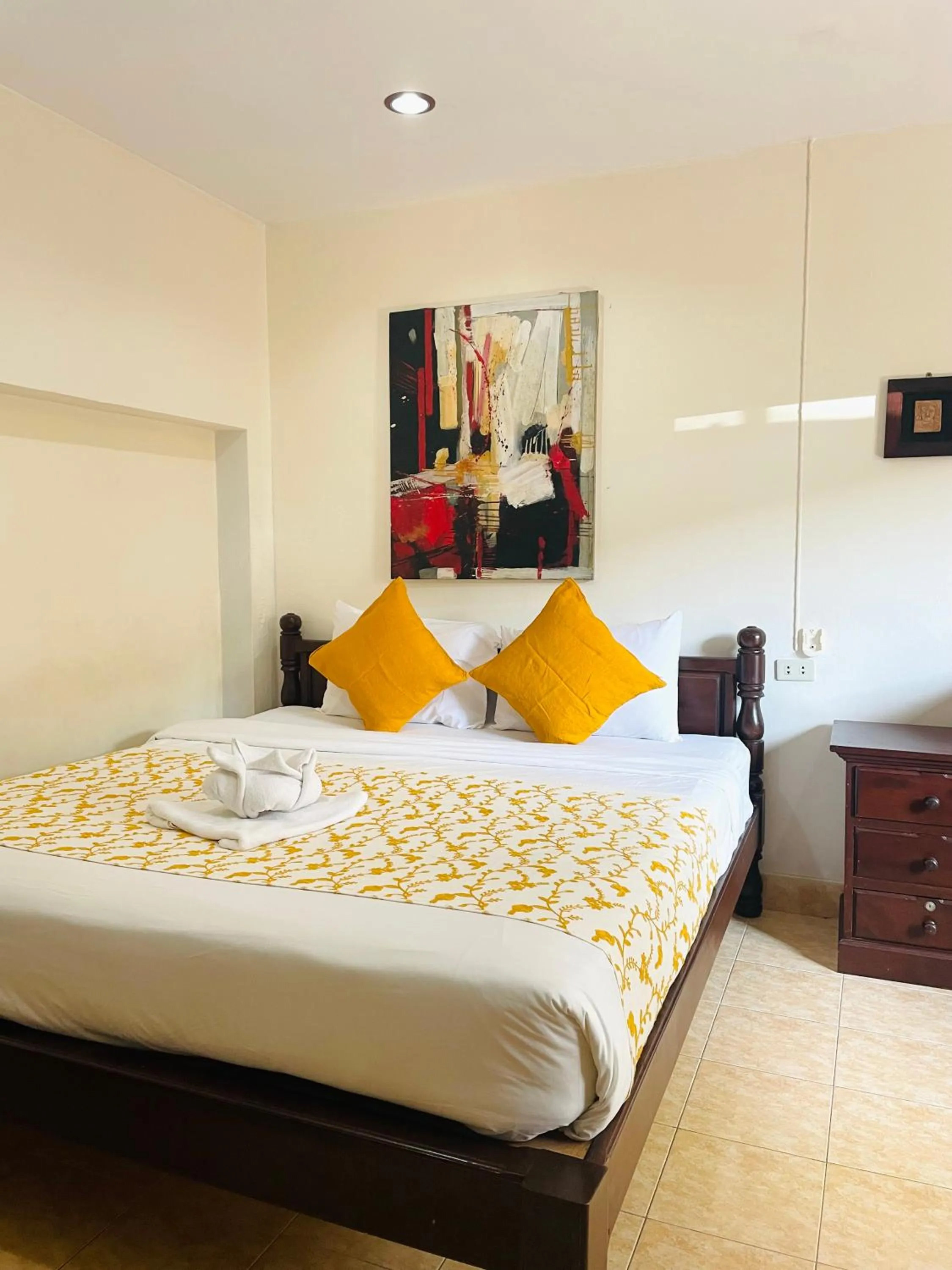 Bed in Meewaya Hotel