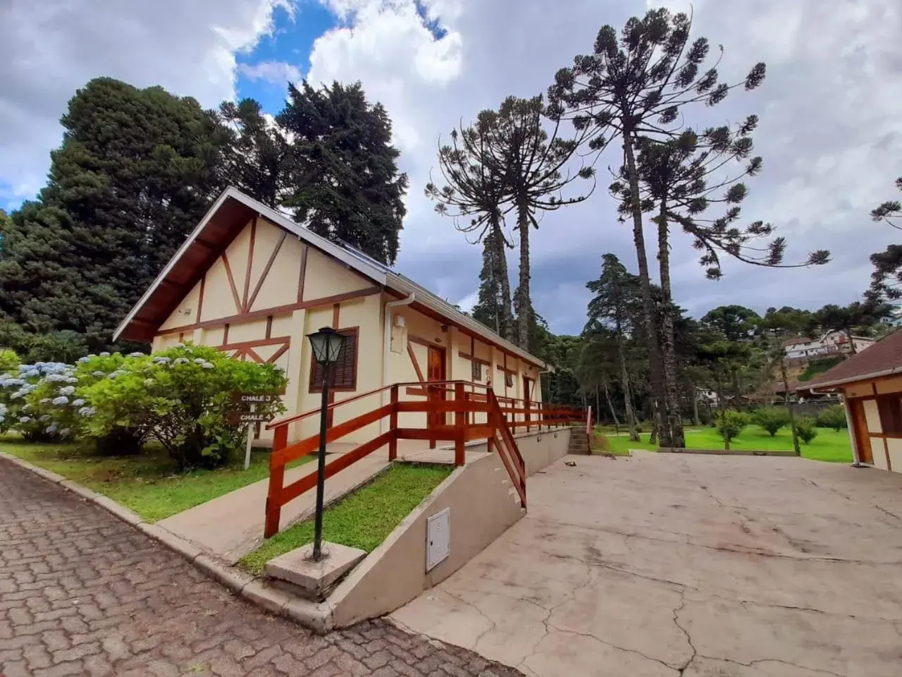 Chalet in Vila Dom Bosco Chalet in Vila Dom Bosco