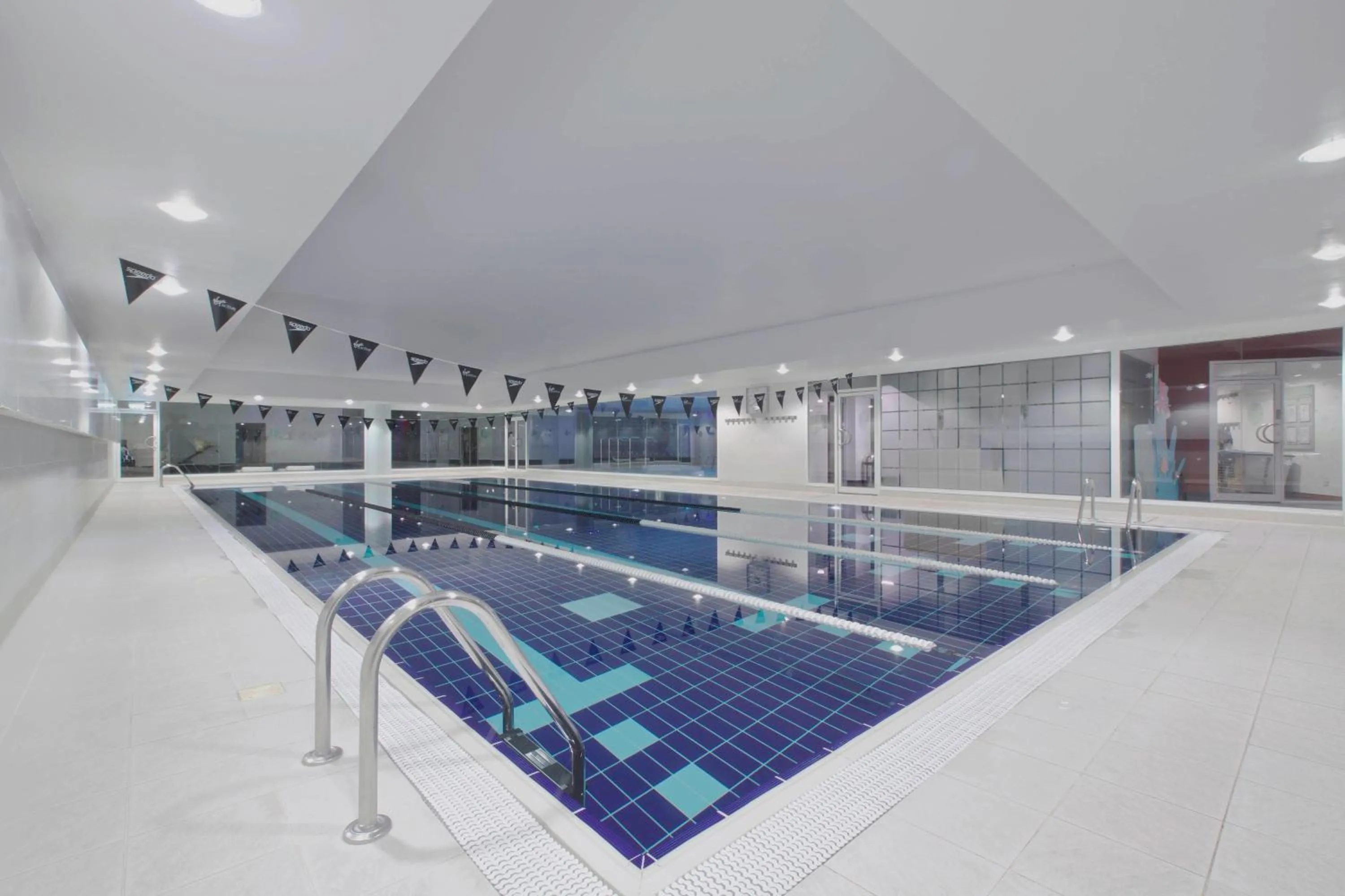 Fitness centre/facilities in Radisson RED London Twickenham