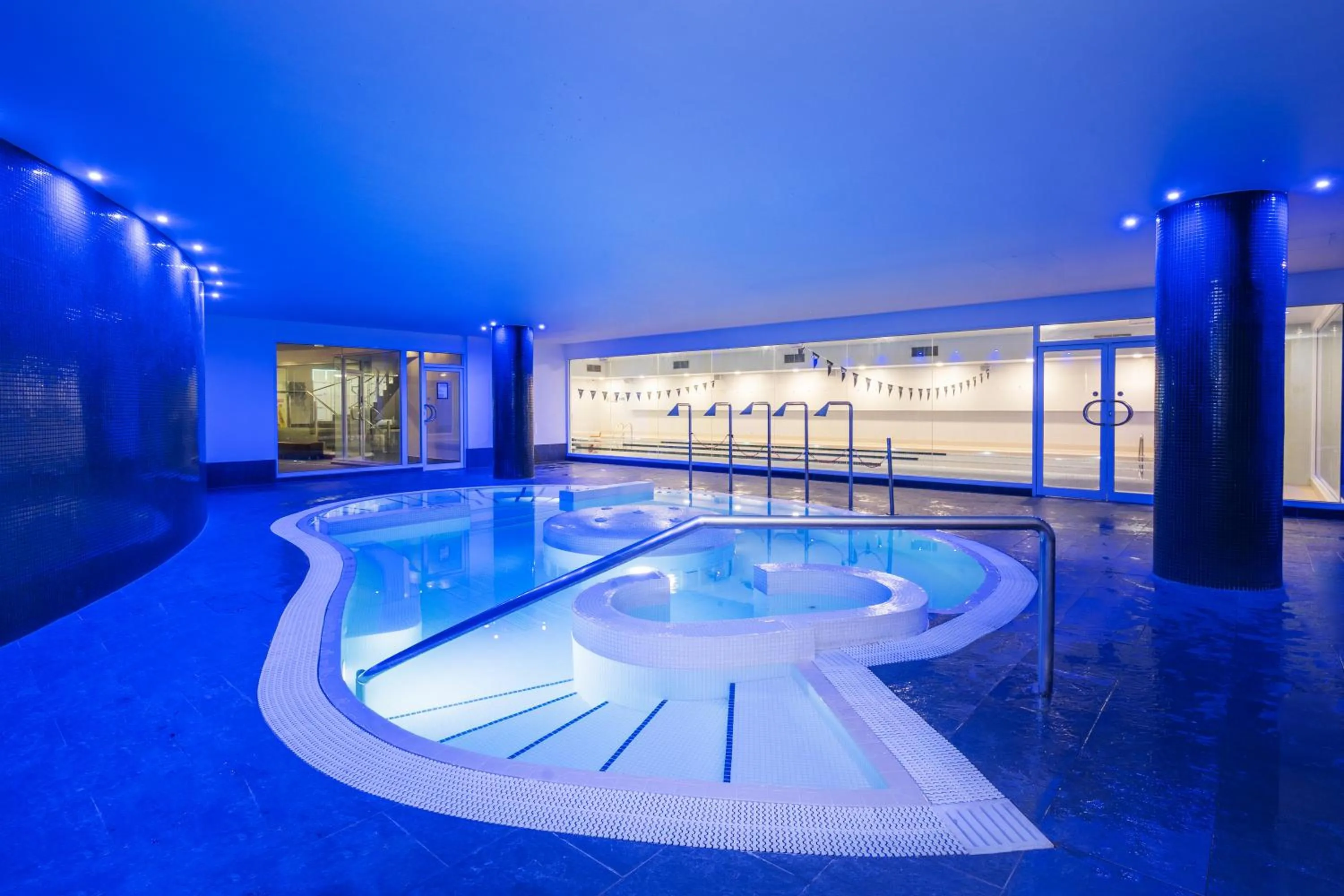 Fitness centre/facilities in Radisson RED London Twickenham