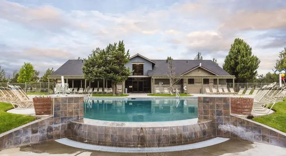 Swimming Pool in Worldmark Eagle Crest