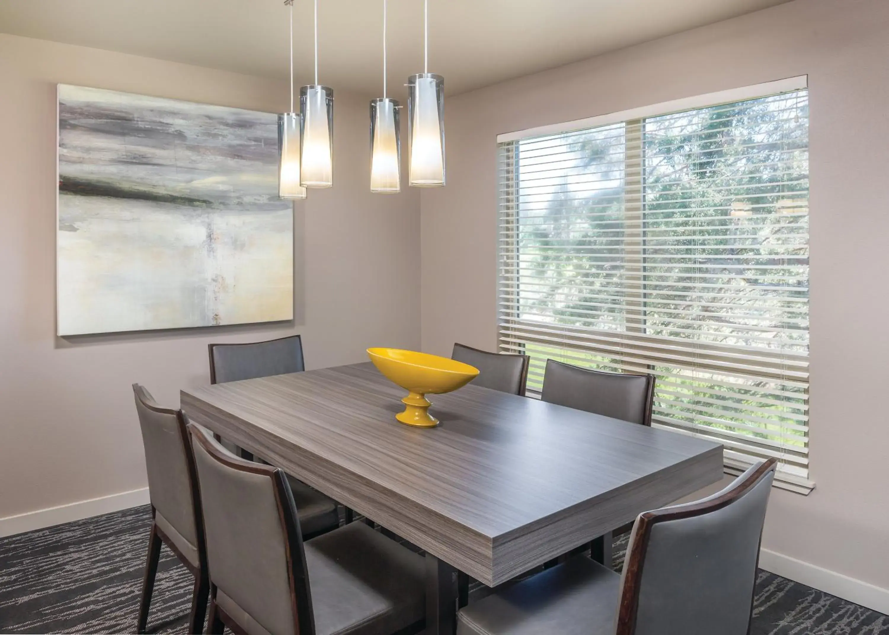 Photo of the whole room, Dining Area in Worldmark Eagle Crest