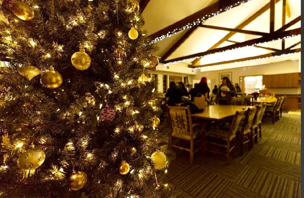 Winter in Lakeside Lodge and Suites