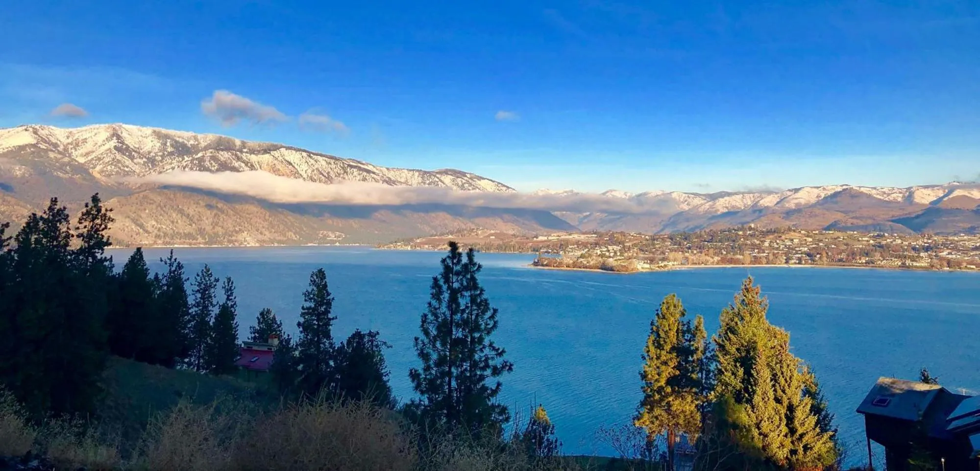 Winter in Lakeside Lodge and Suites