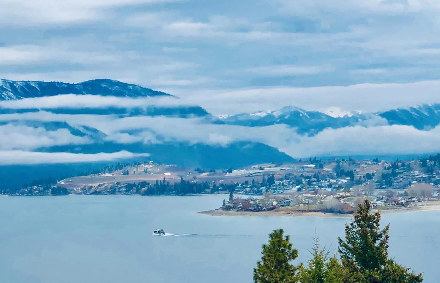 Lakeside Lodge and Suites