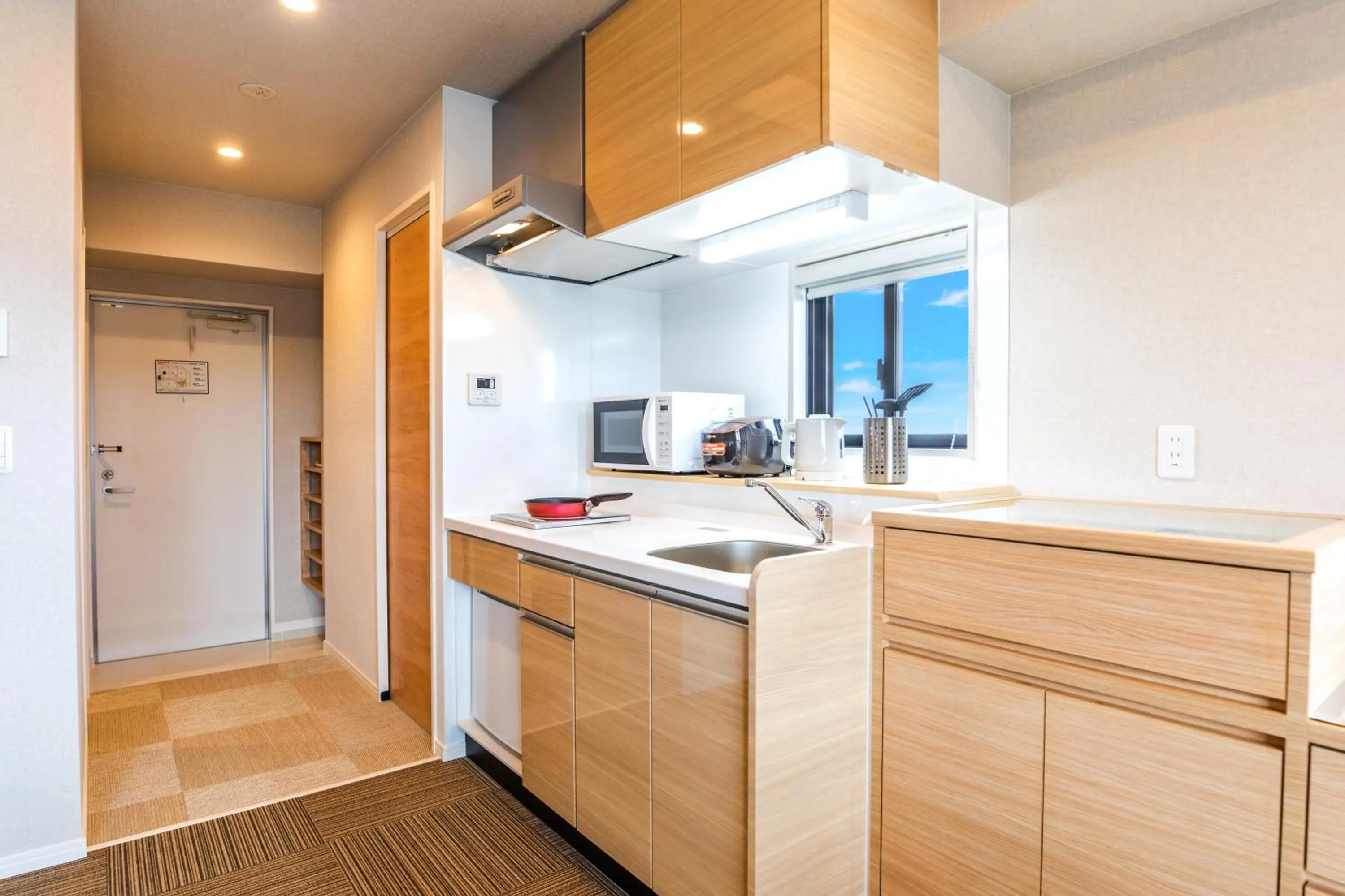 Kitchen or kitchenette in Yenns Marina Inn Mercy