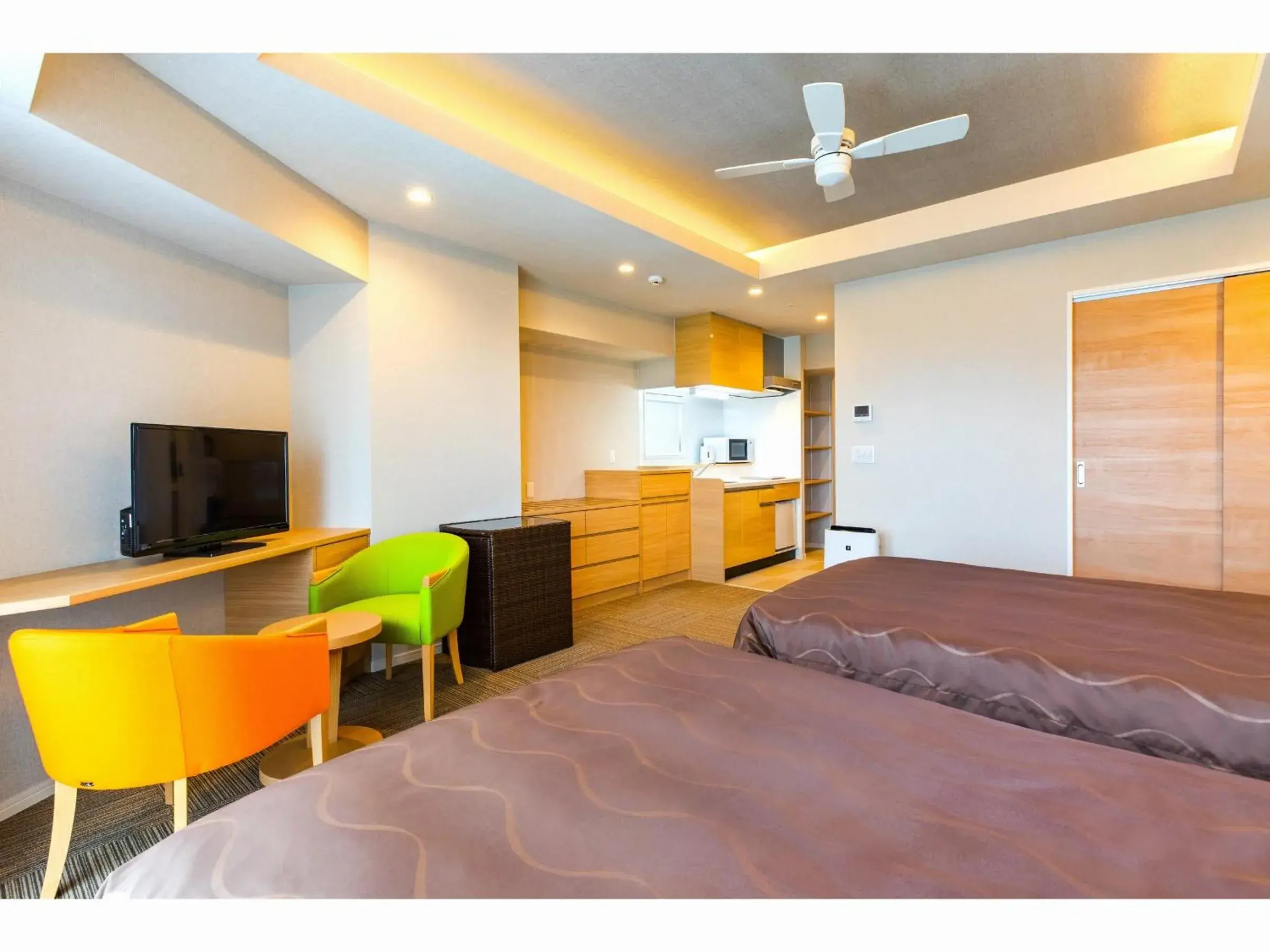 Standard Twin Room - single occupancy - 2nd-4th floor in Yenns Marina Inn Mercy Standard Twin Room - single occupancy - 2nd-4th floor in Yenns Marina Inn Mercy