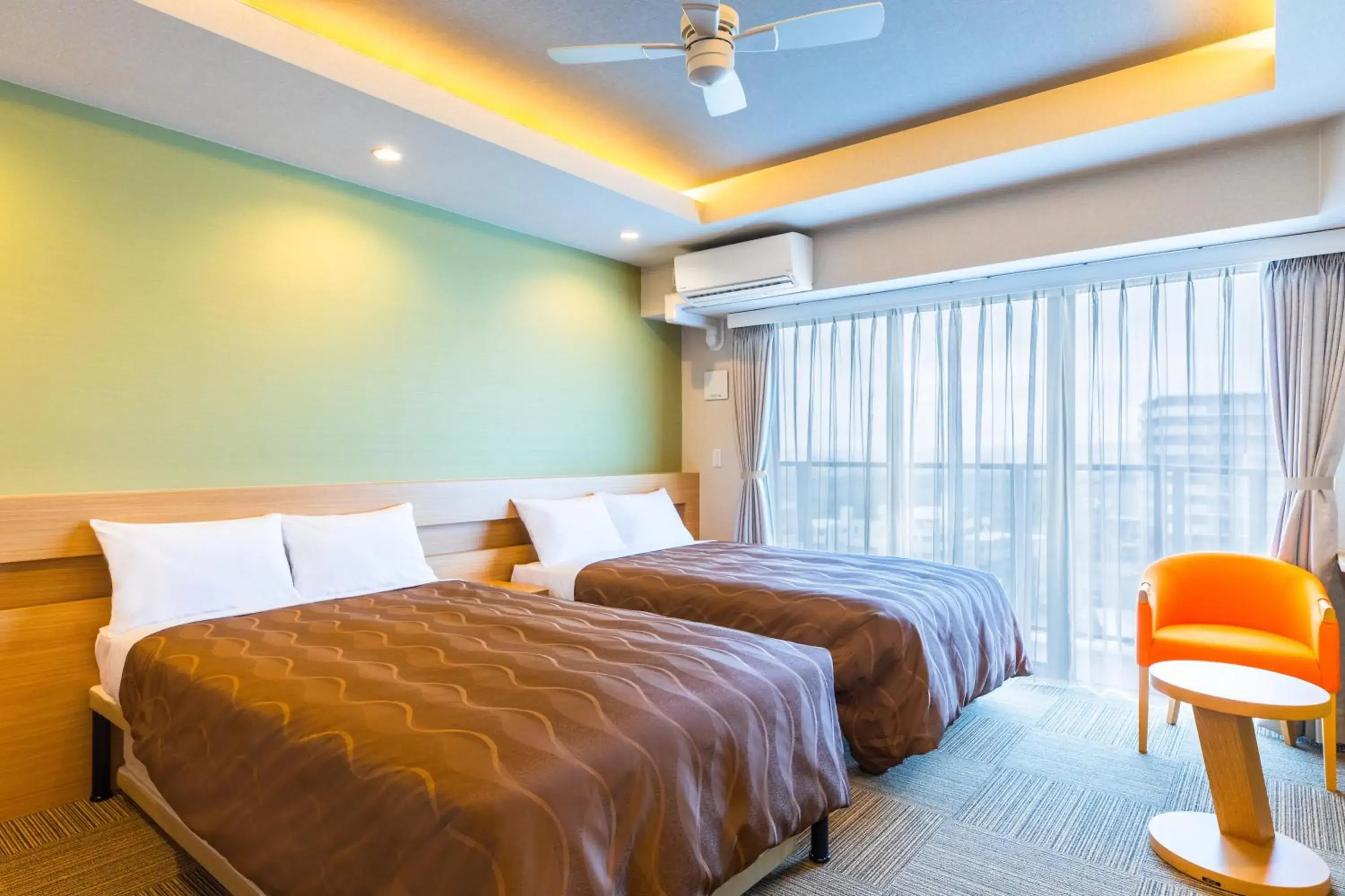 Standard Twin Room - single occupancy - 2nd-4th floor in Yenns Marina Inn Mercy Standard Twin Room - single occupancy - 2nd-4th floor in Yenns Marina Inn Mercy
