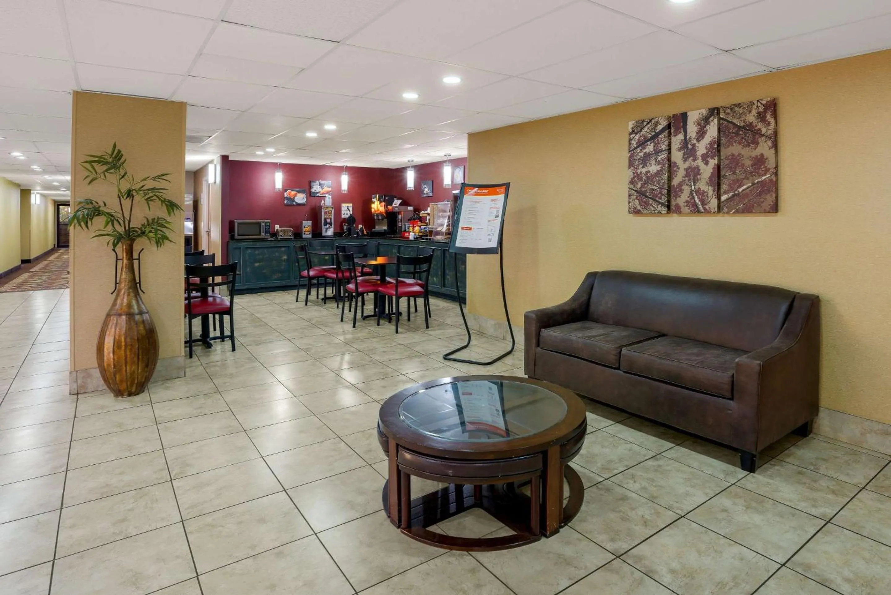 Lobby or reception in Rodeway Inn