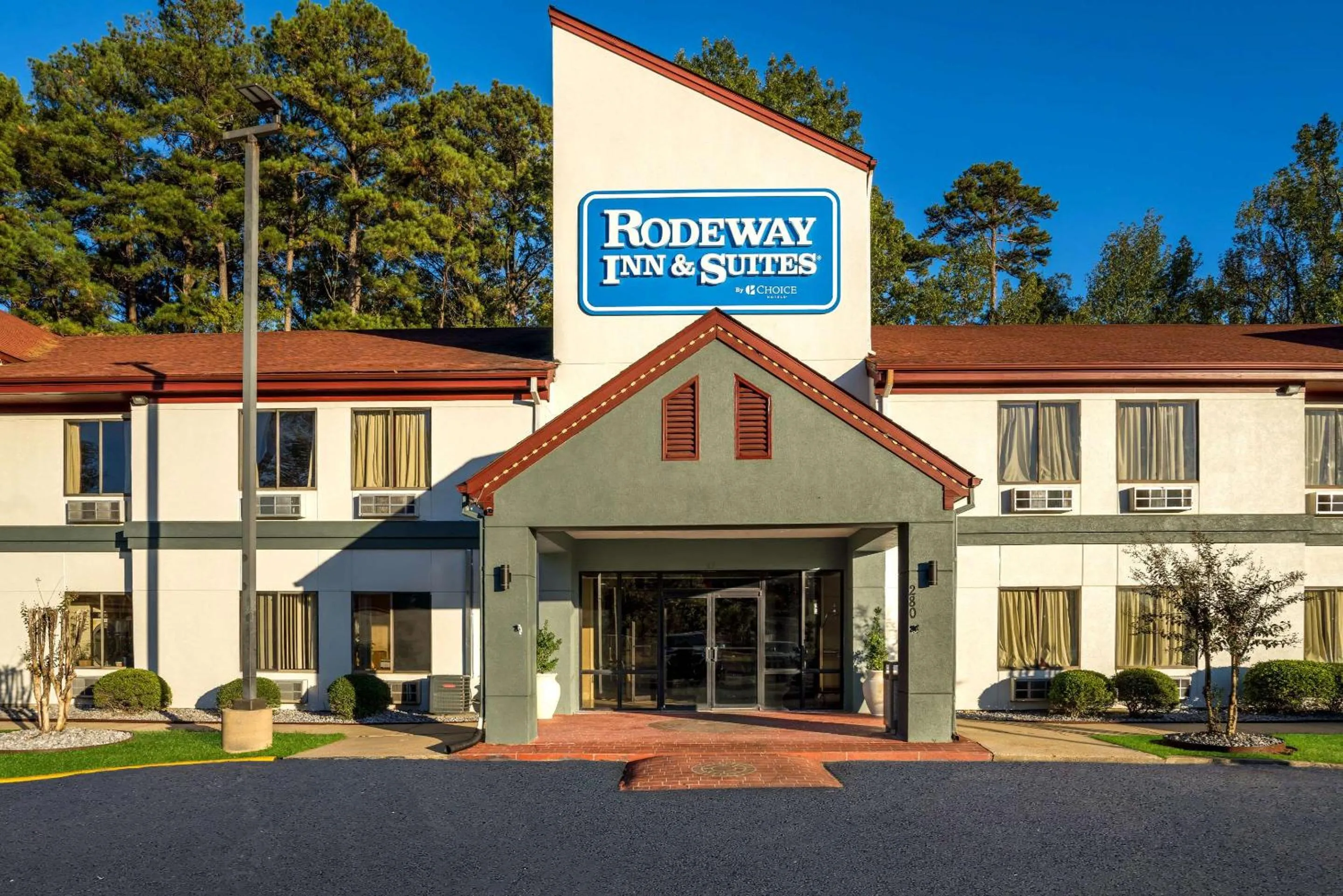 Property building in Rodeway Inn